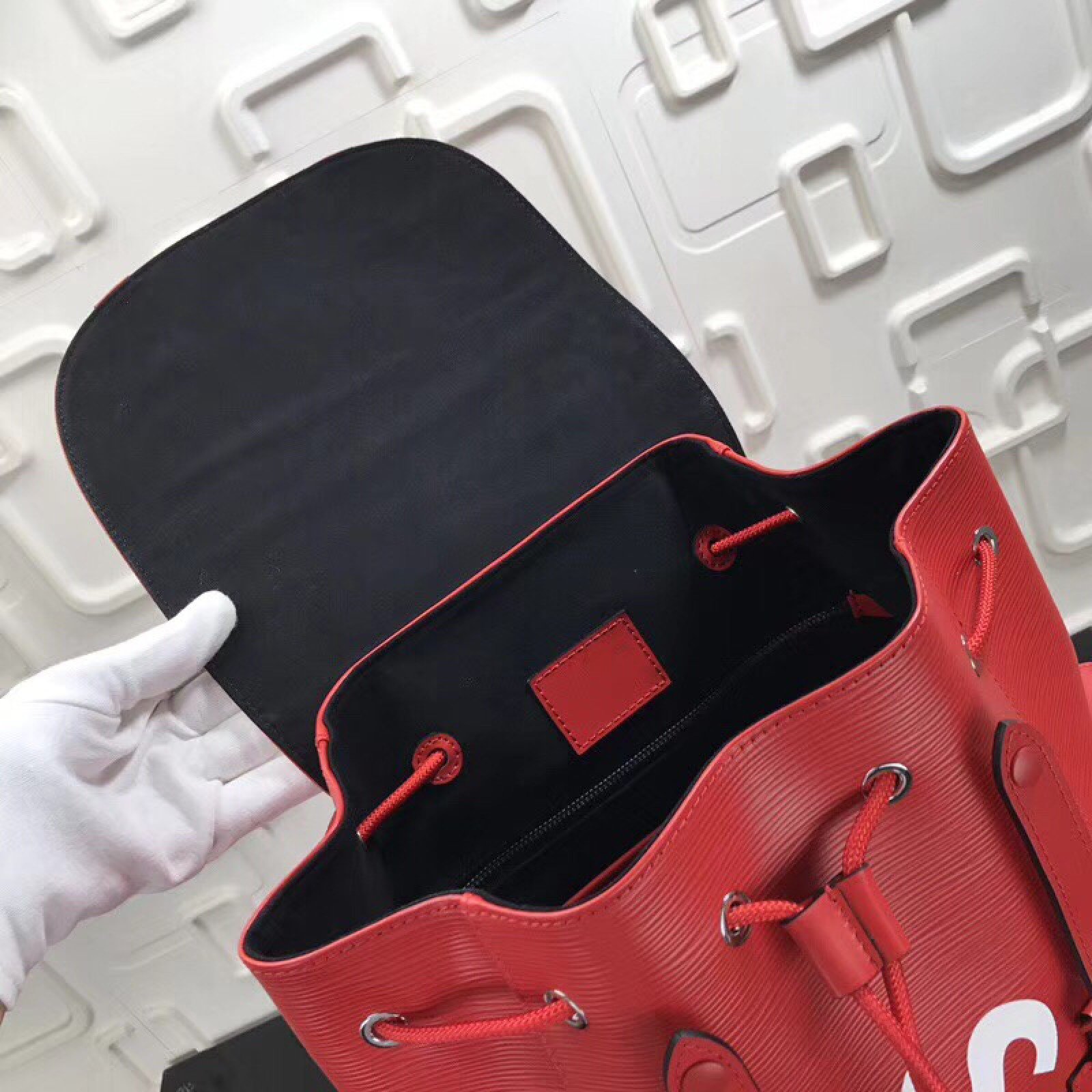LV Supreme Christopher  N41709SZ