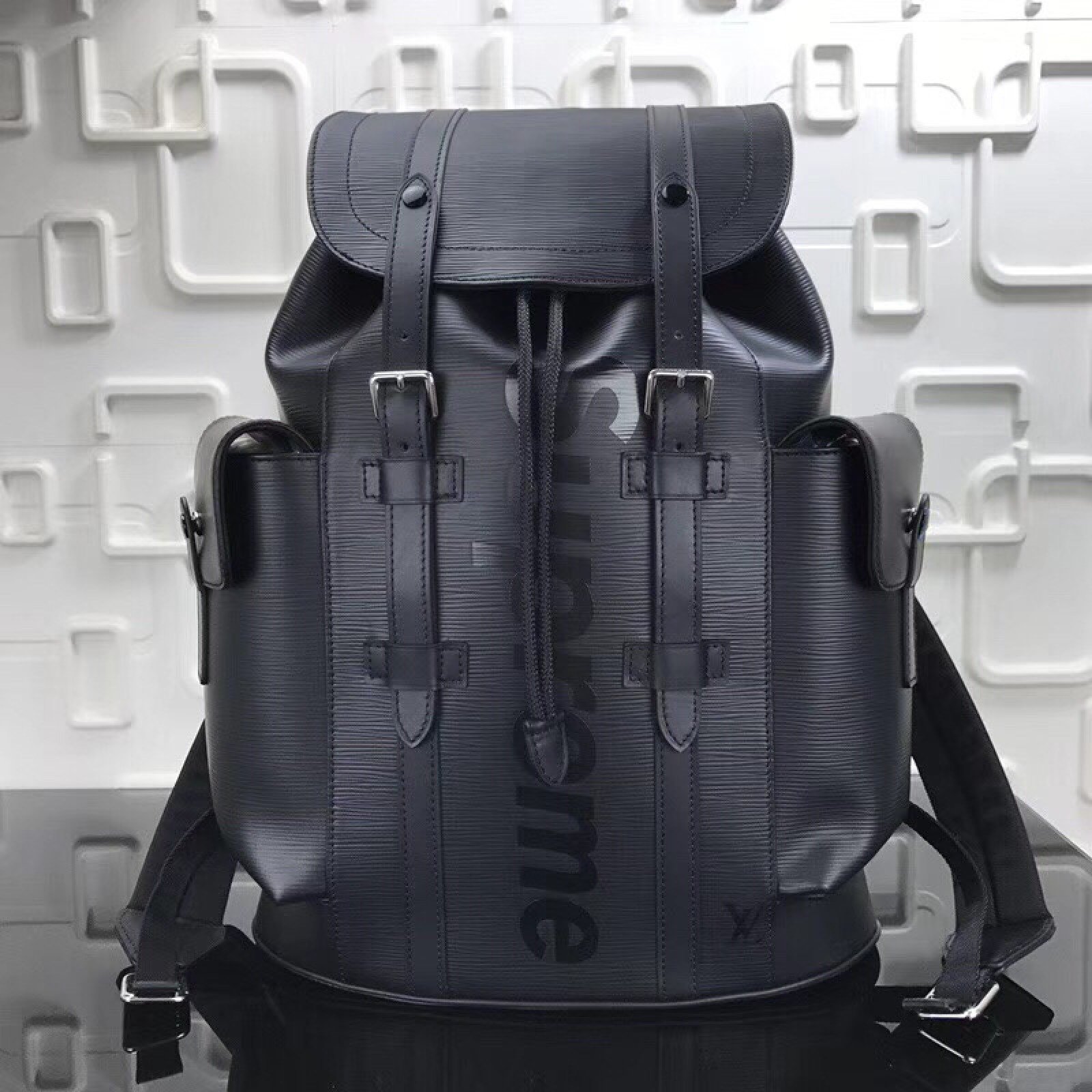 LV Supreme Christopher  N41709SZ
