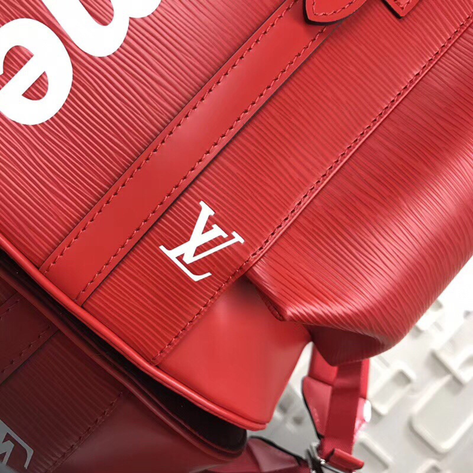 LV Supreme Christopher  N41709SZ