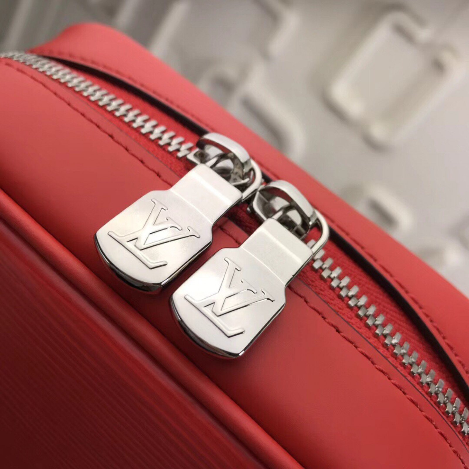 LV Supreme Handbag M53417SZ