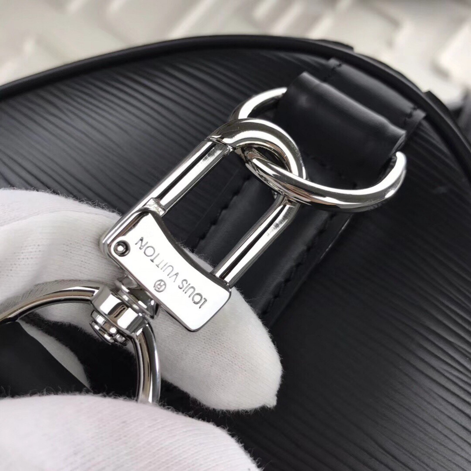 LV Supreme Keepall  M41418F