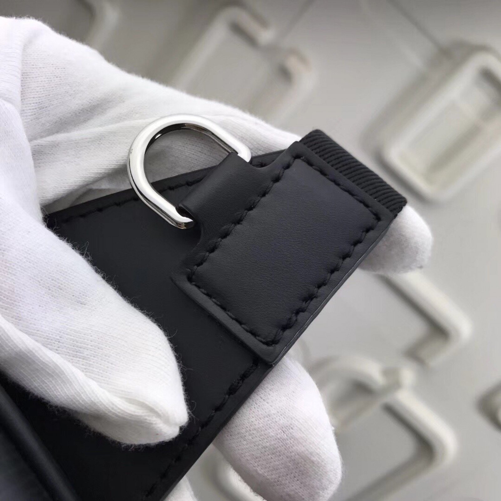 LV Supreme Waist bag M54319SZ