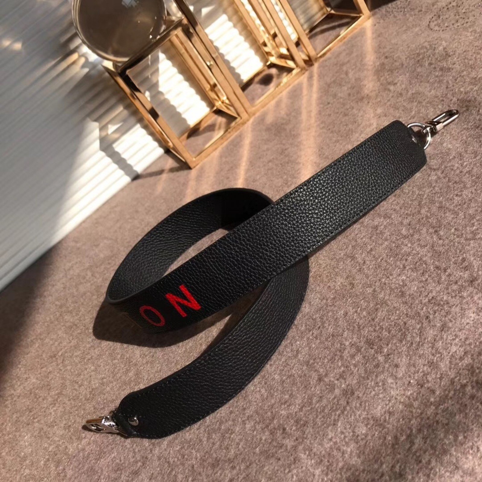 LV TAURILLON Shoulder Strap J02389