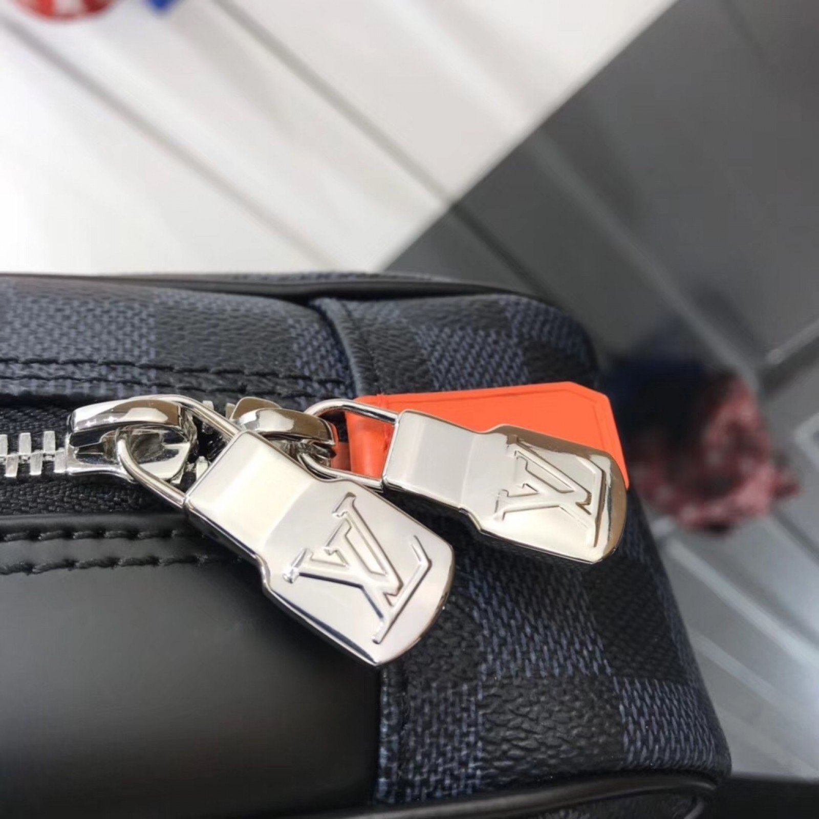 LV TOILET POUCH GM N60245