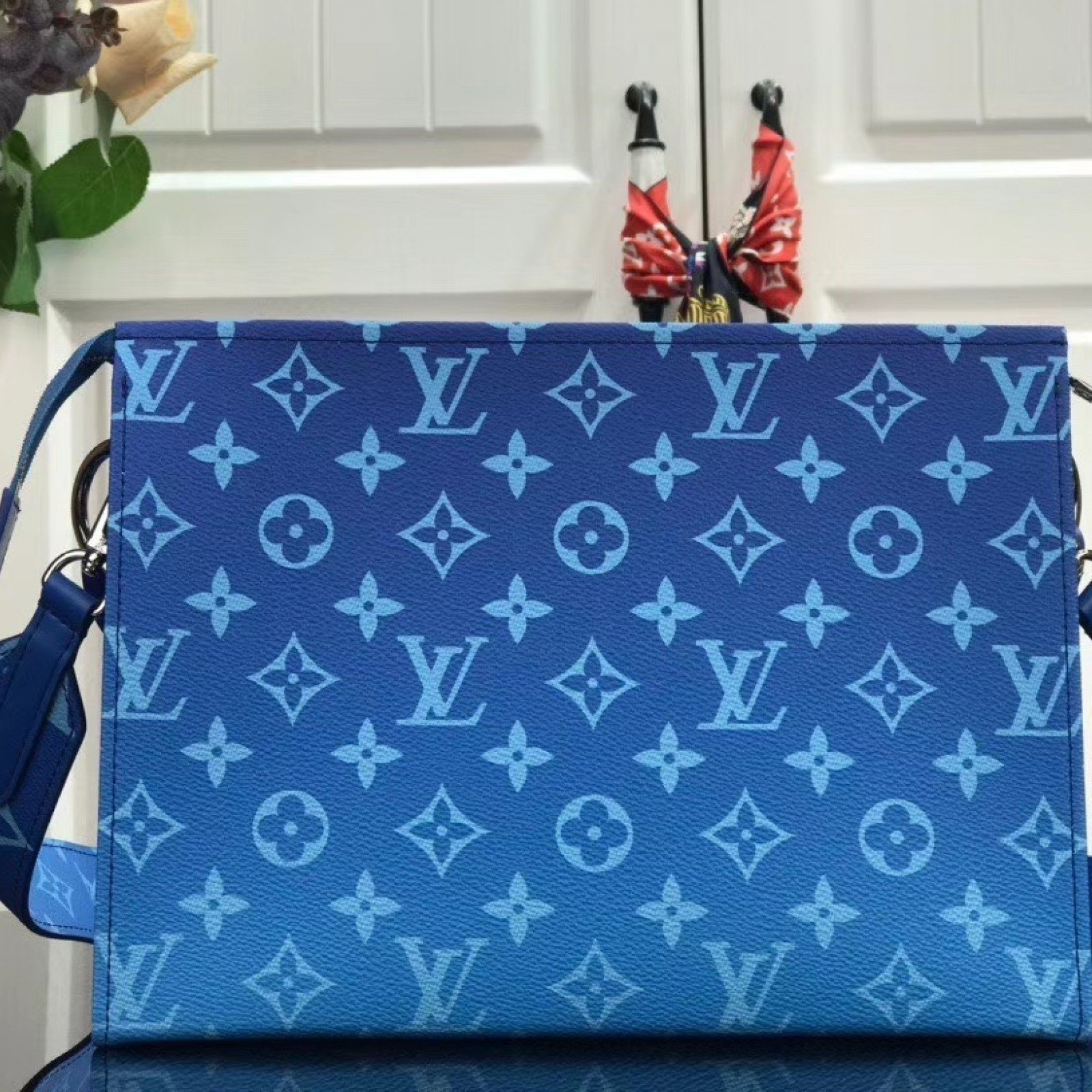 LV TOILET POUCH M47542LJ