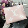 LV TOILET POUCH XL M67692