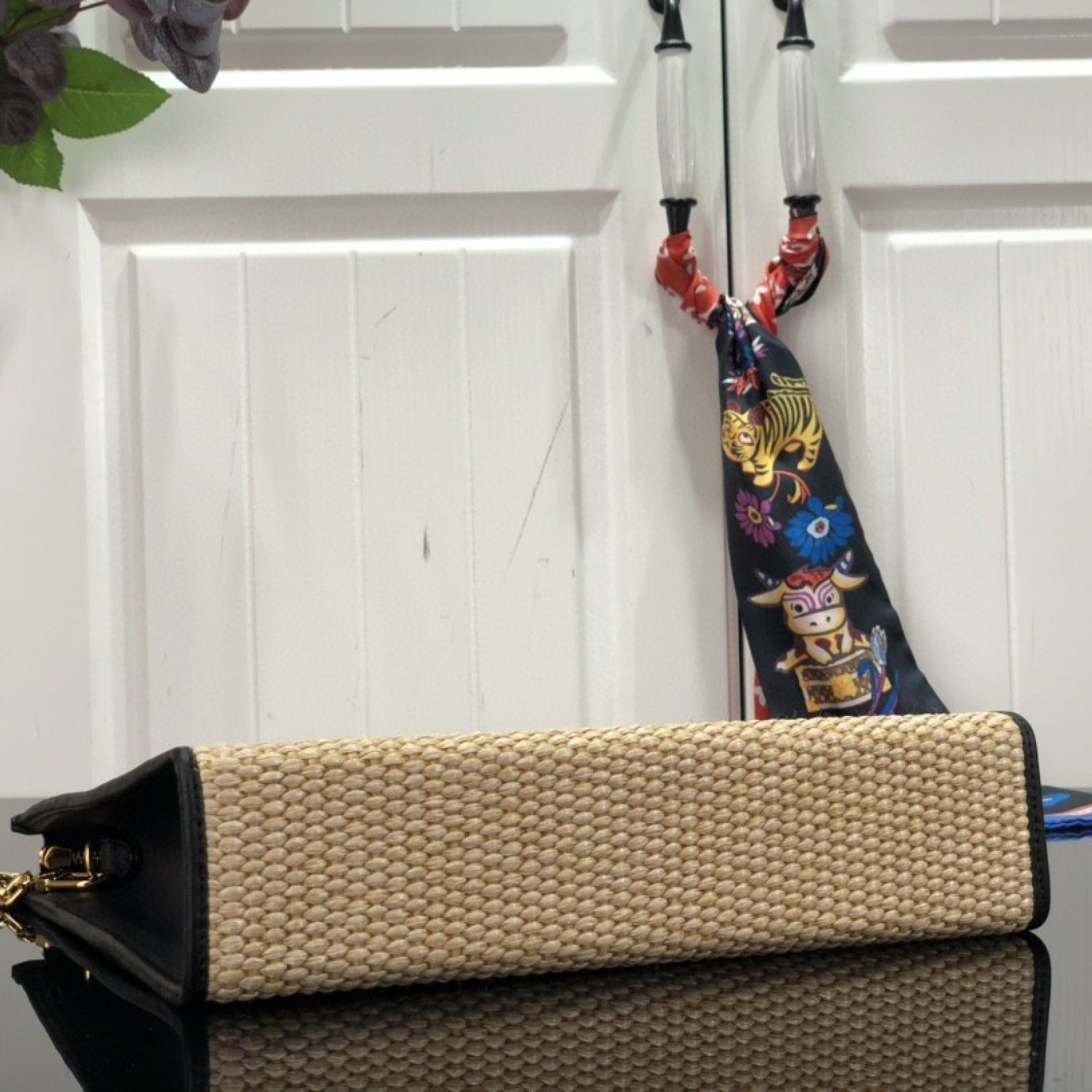 LV TOILETRY POUCH ON CHAIN M81366