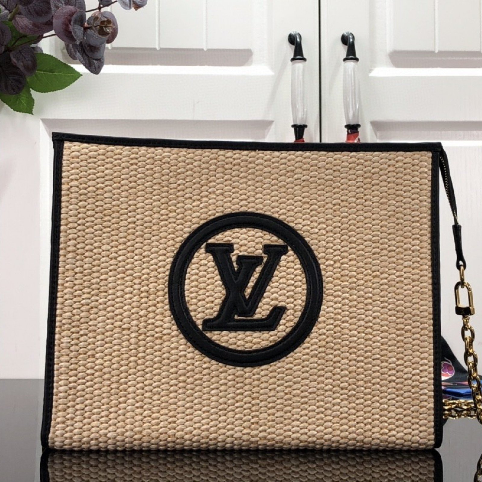 LV TOILETRY POUCH ON CHAIN M81366