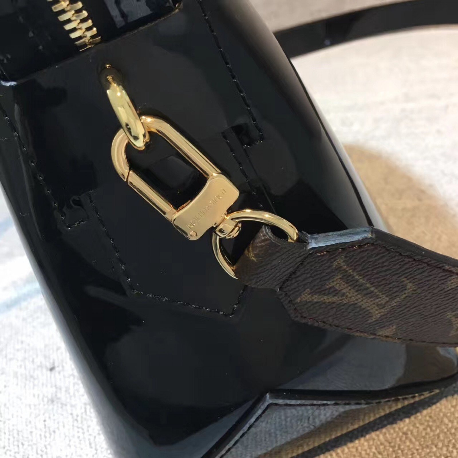 LV TOTE MIROIR M54640