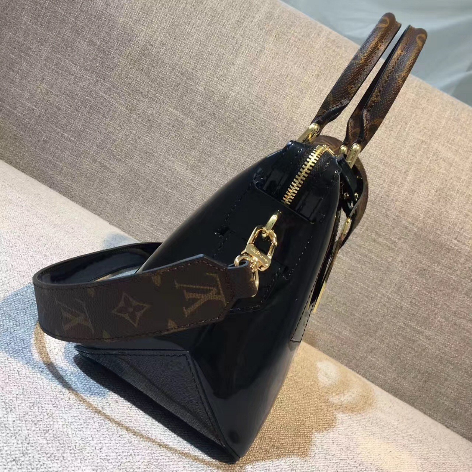 LV TOTE MIROIR M54640