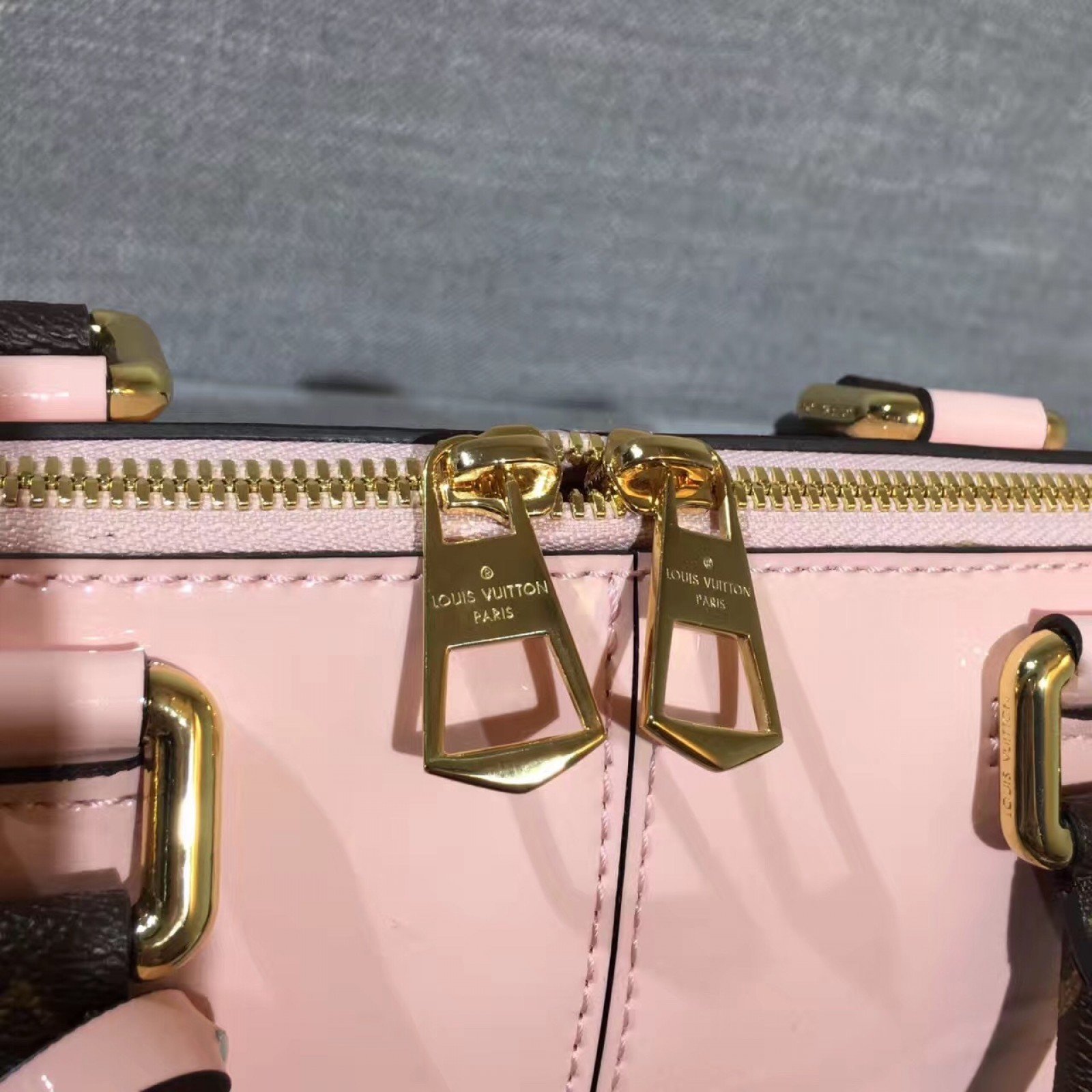 LV TOTE MIROIR M54640