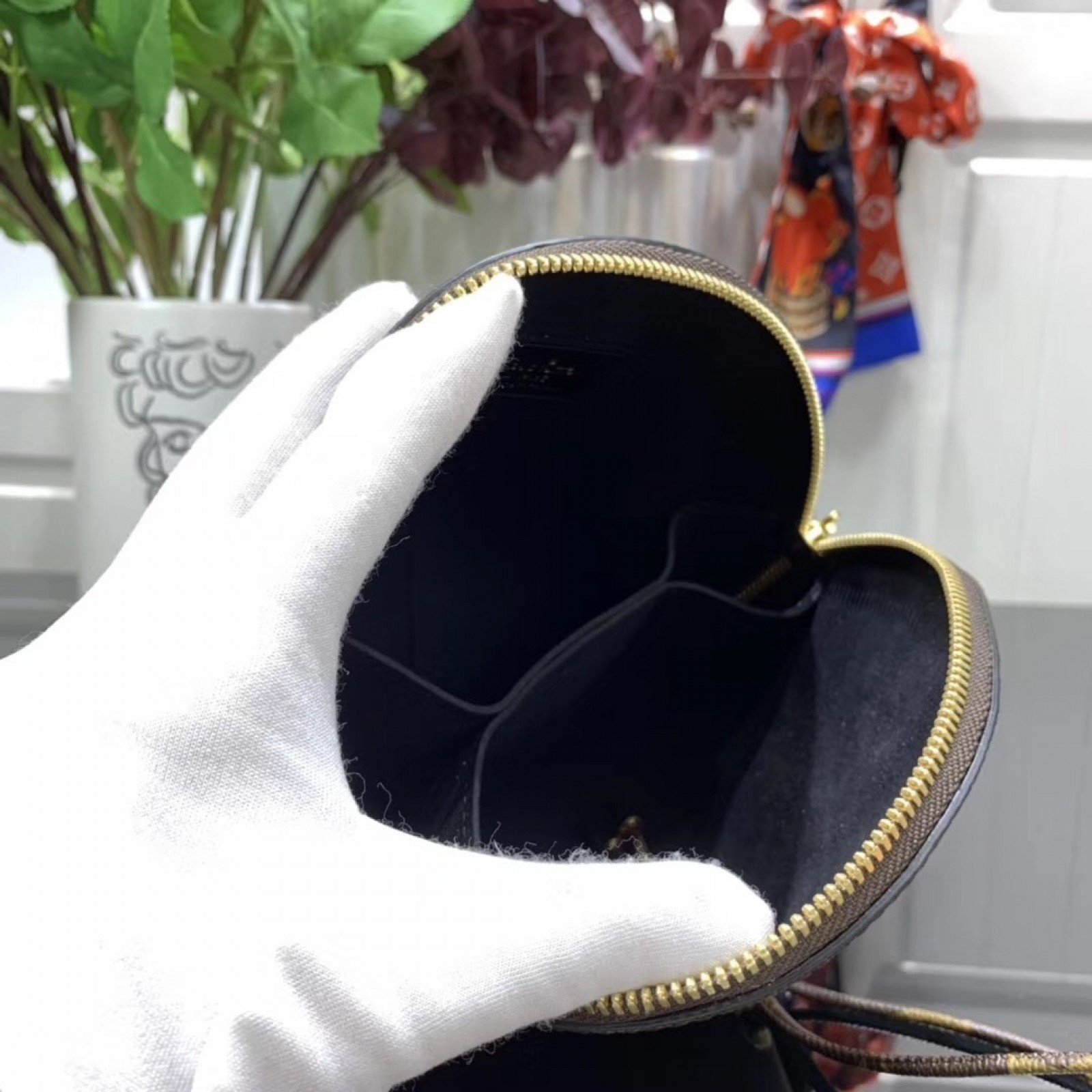 LV TOUPIE BAG M44592