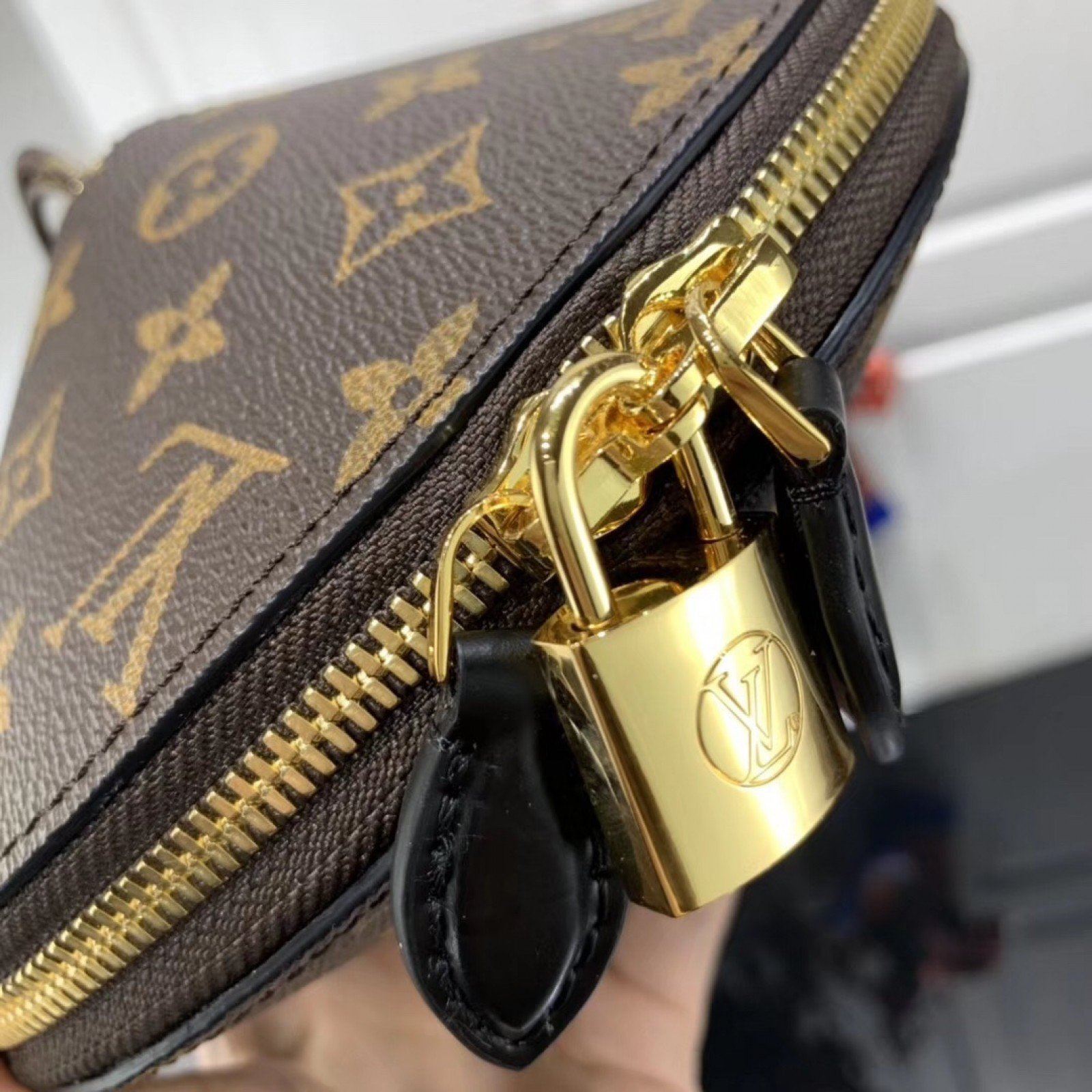 LV TOUPIE BAG M44592