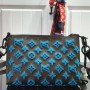 LV TRIANGLE MESSENGER M45078