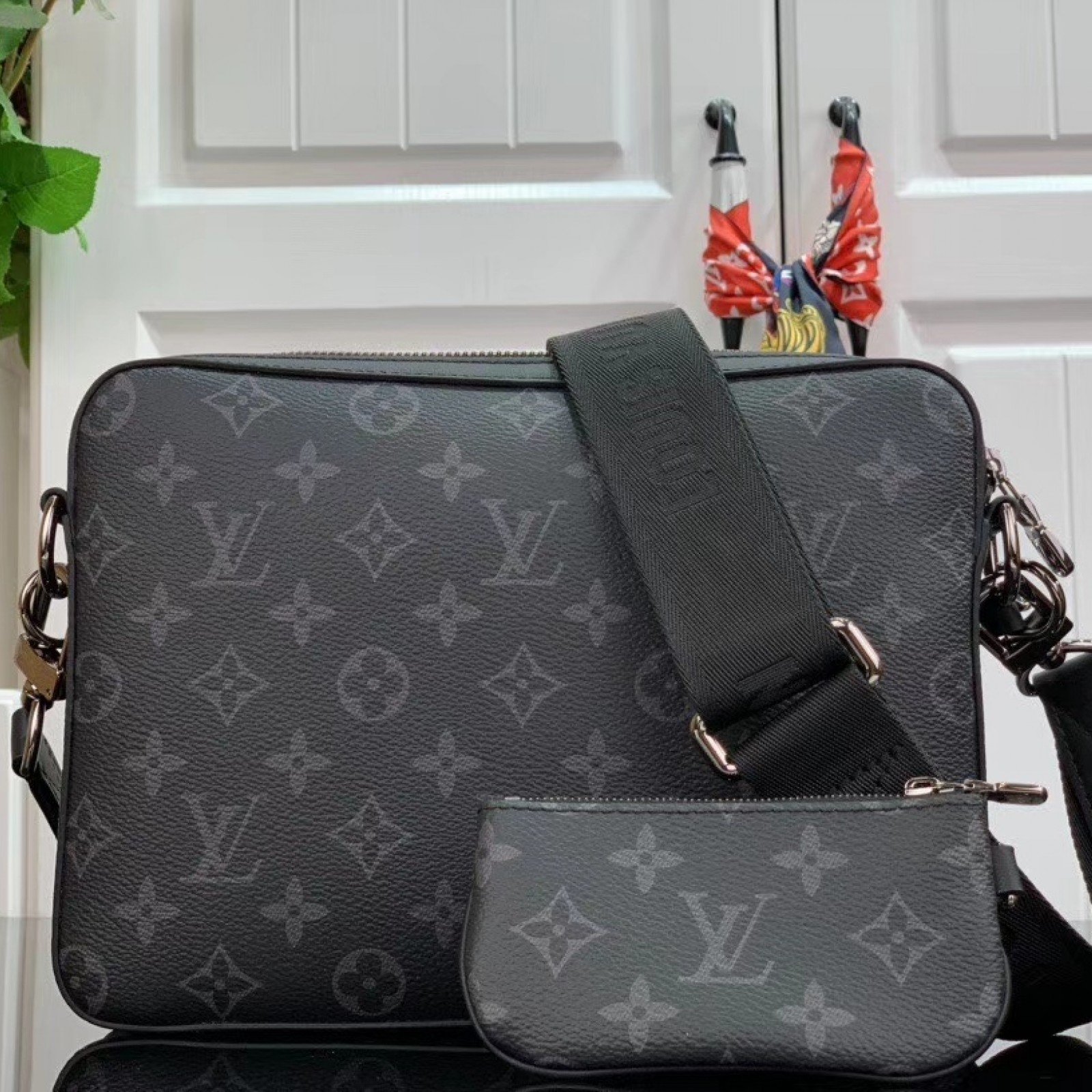 LV TRIO MESSENGER M69443