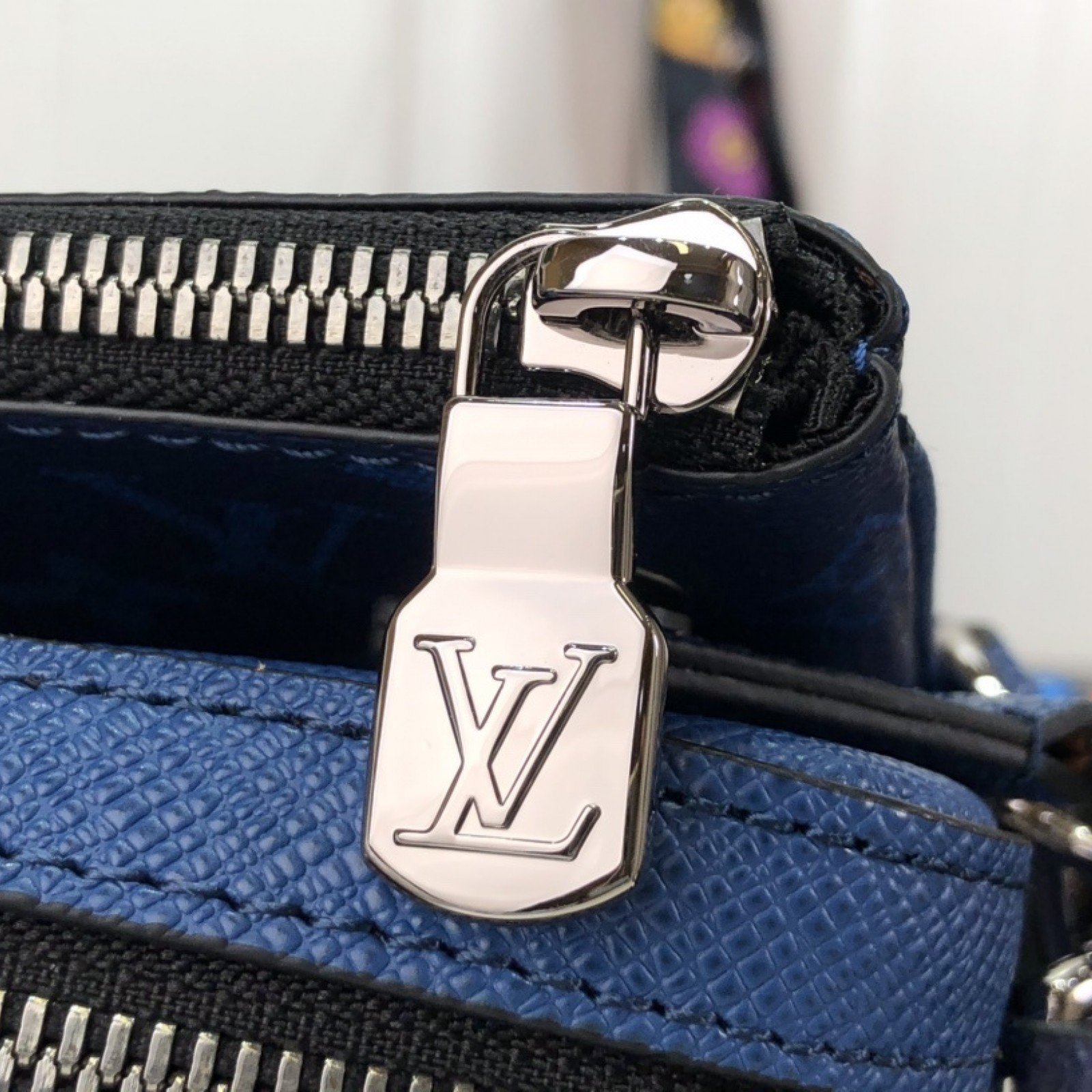 LV TRIO MESSENGET M69443SL