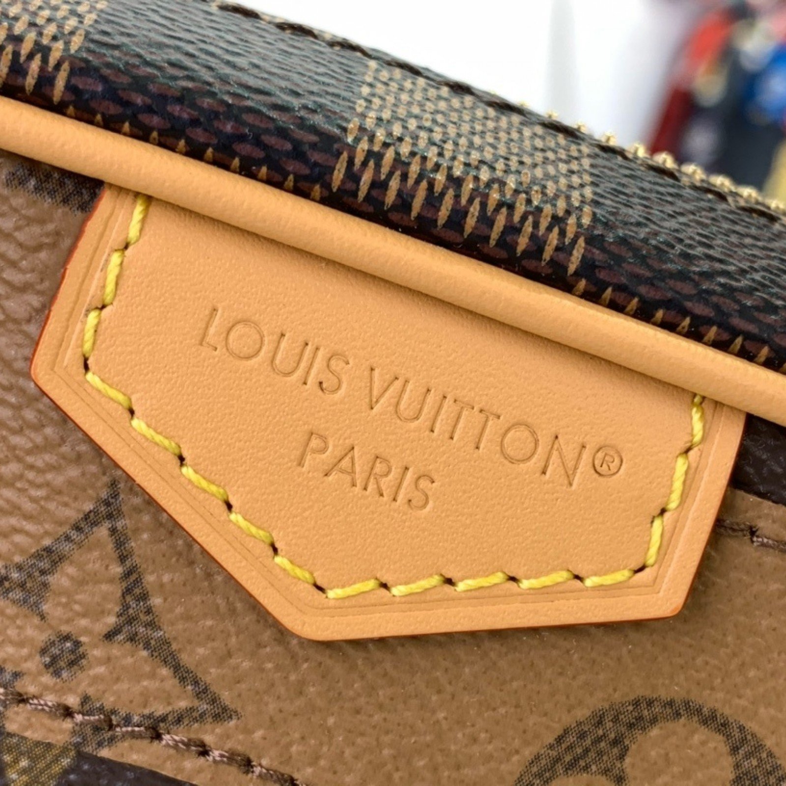 LV TROCADÉRO m26020