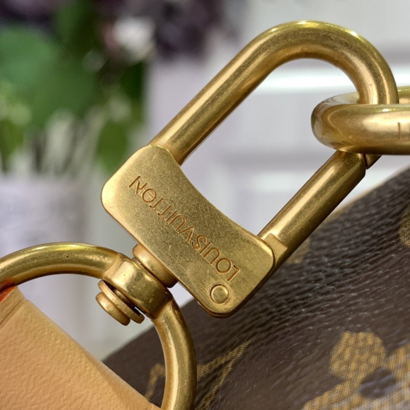 LV TROCADÉRO m26020