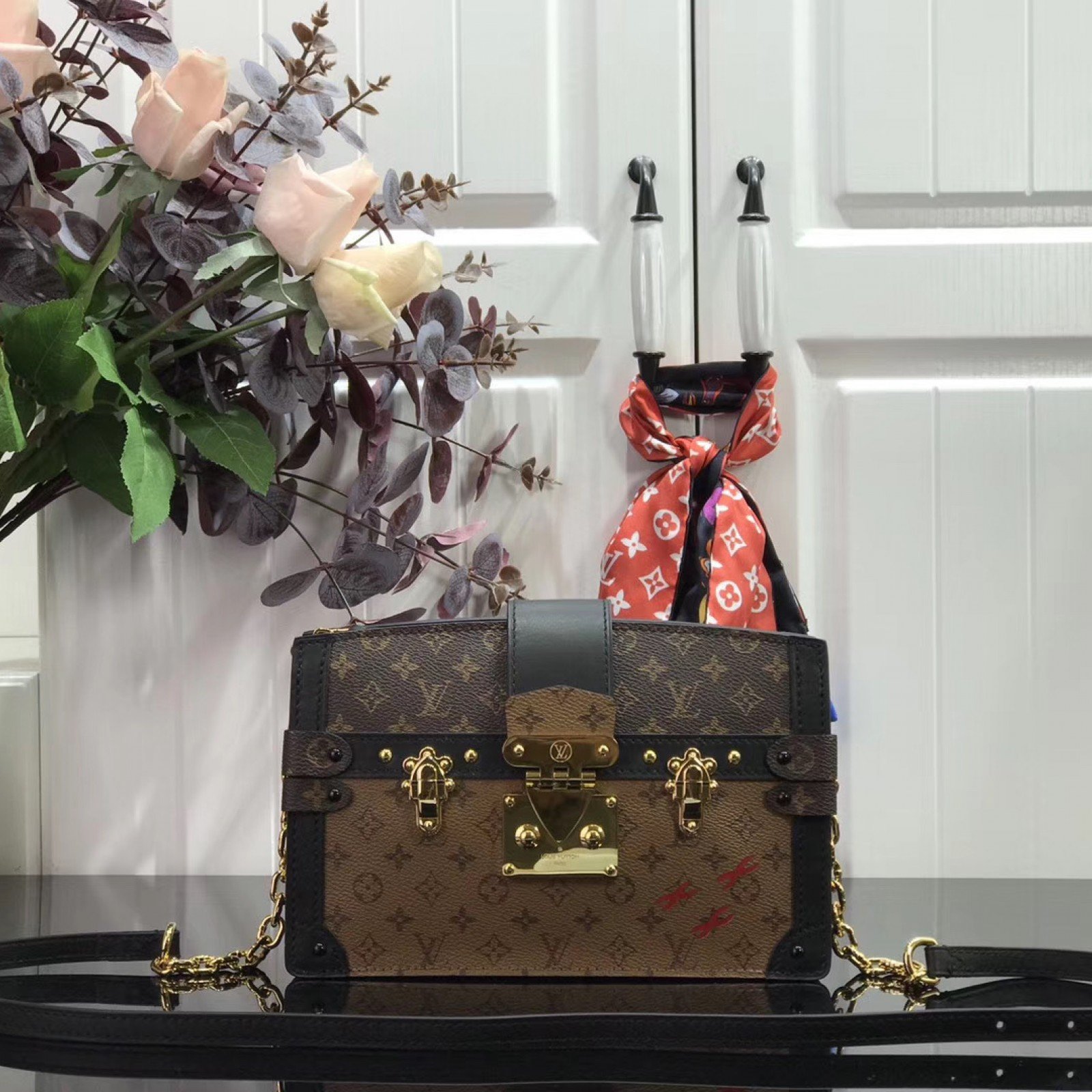 LV TRUNK CLUTCH M43596