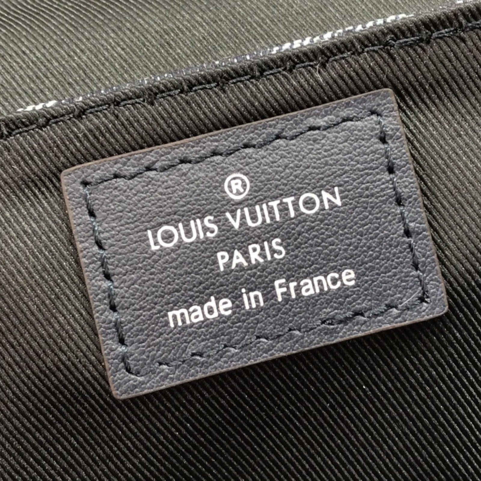 LV TRUNK MESSENGER M57282