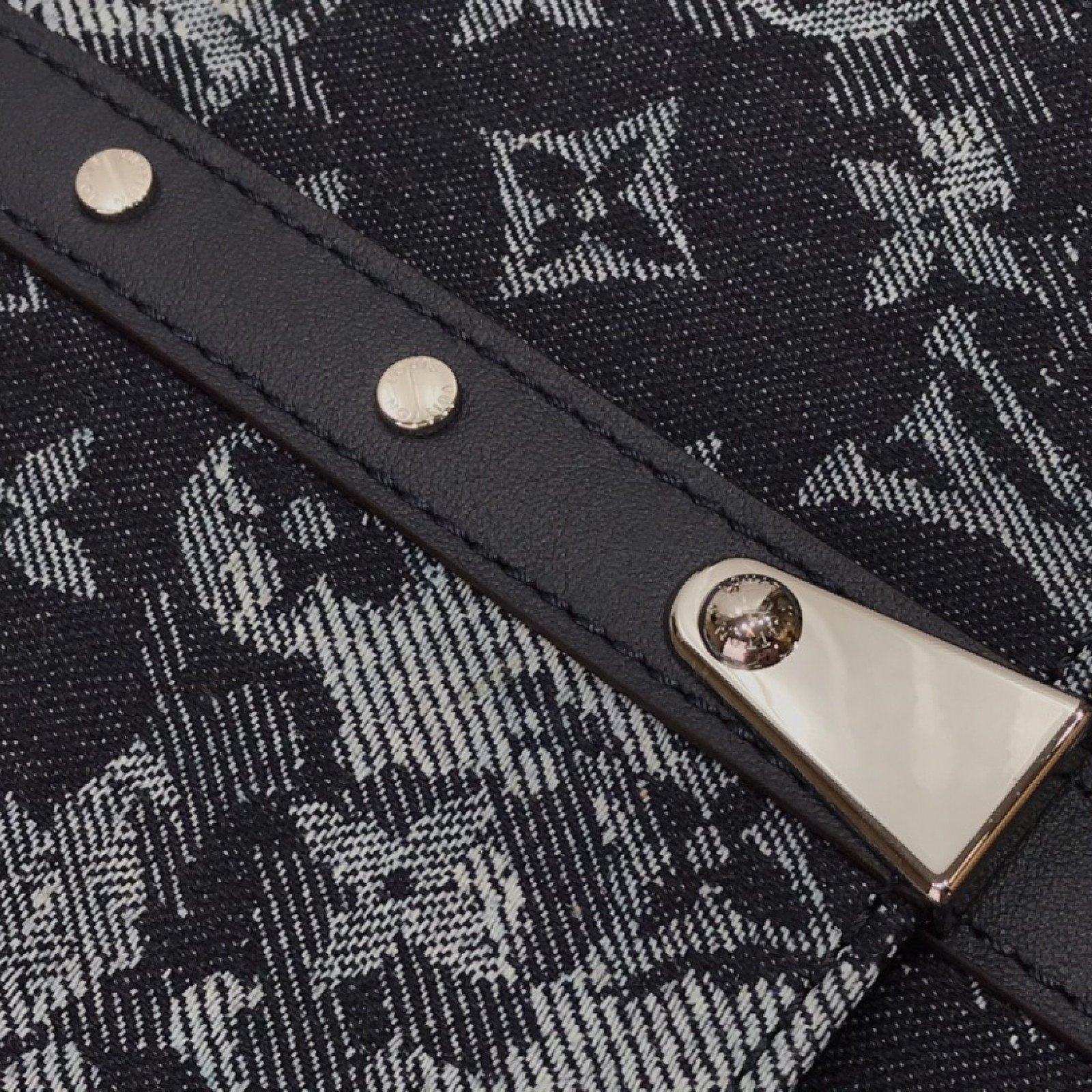 LV TRUNK MESSENGER M57282