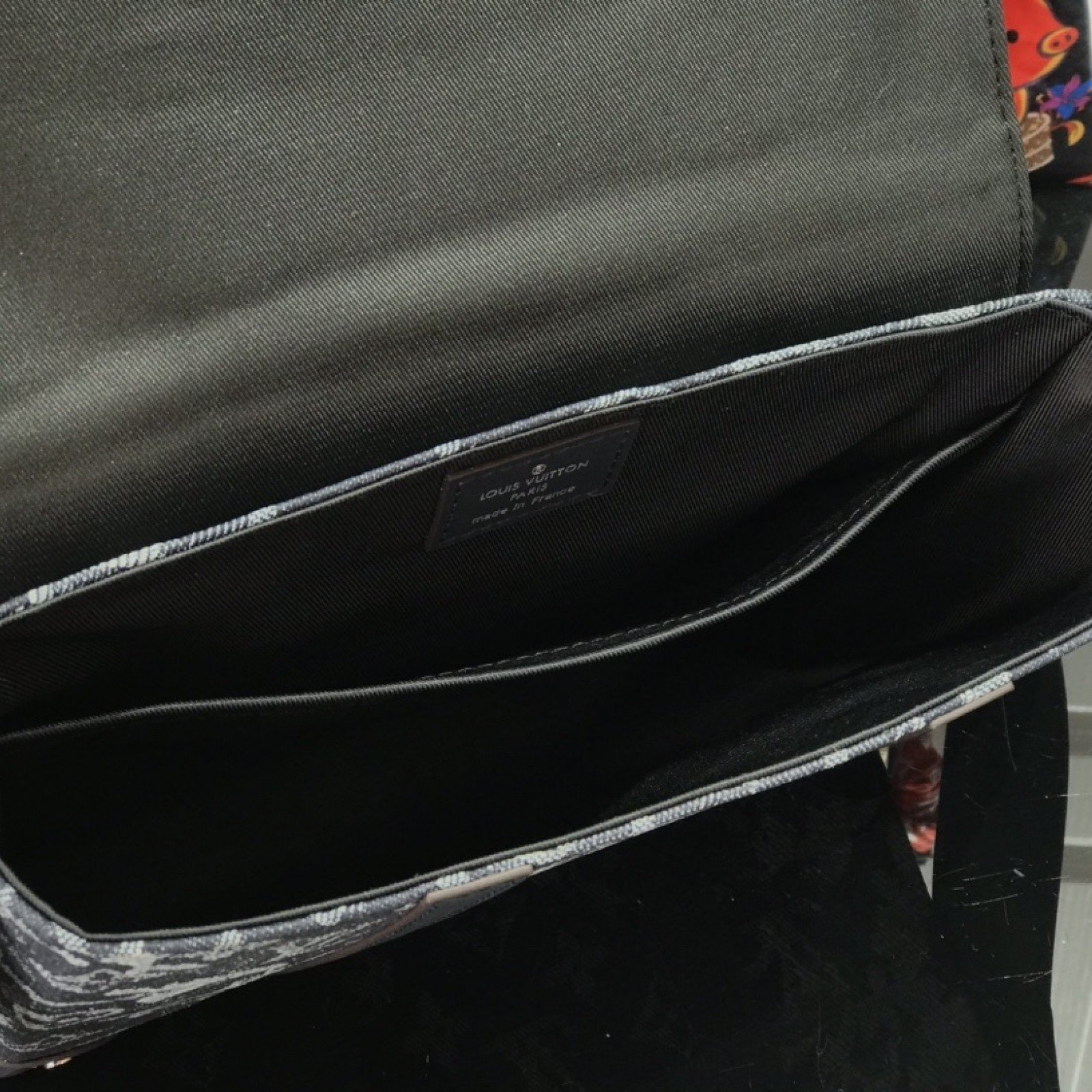LV TRUNK MESSENGER M57282