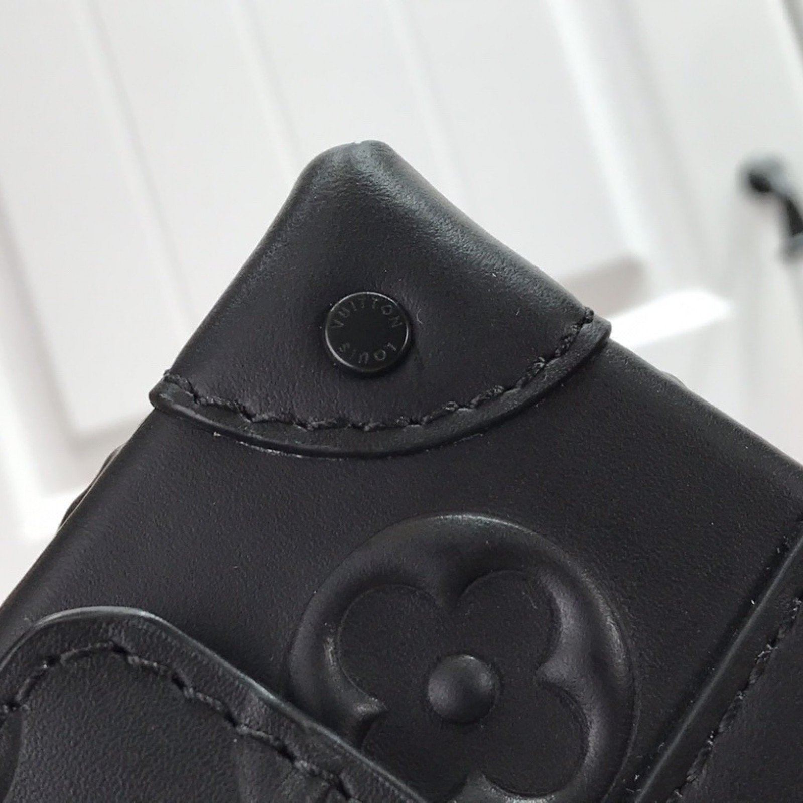 LV TRUNK MESSENGER M57952