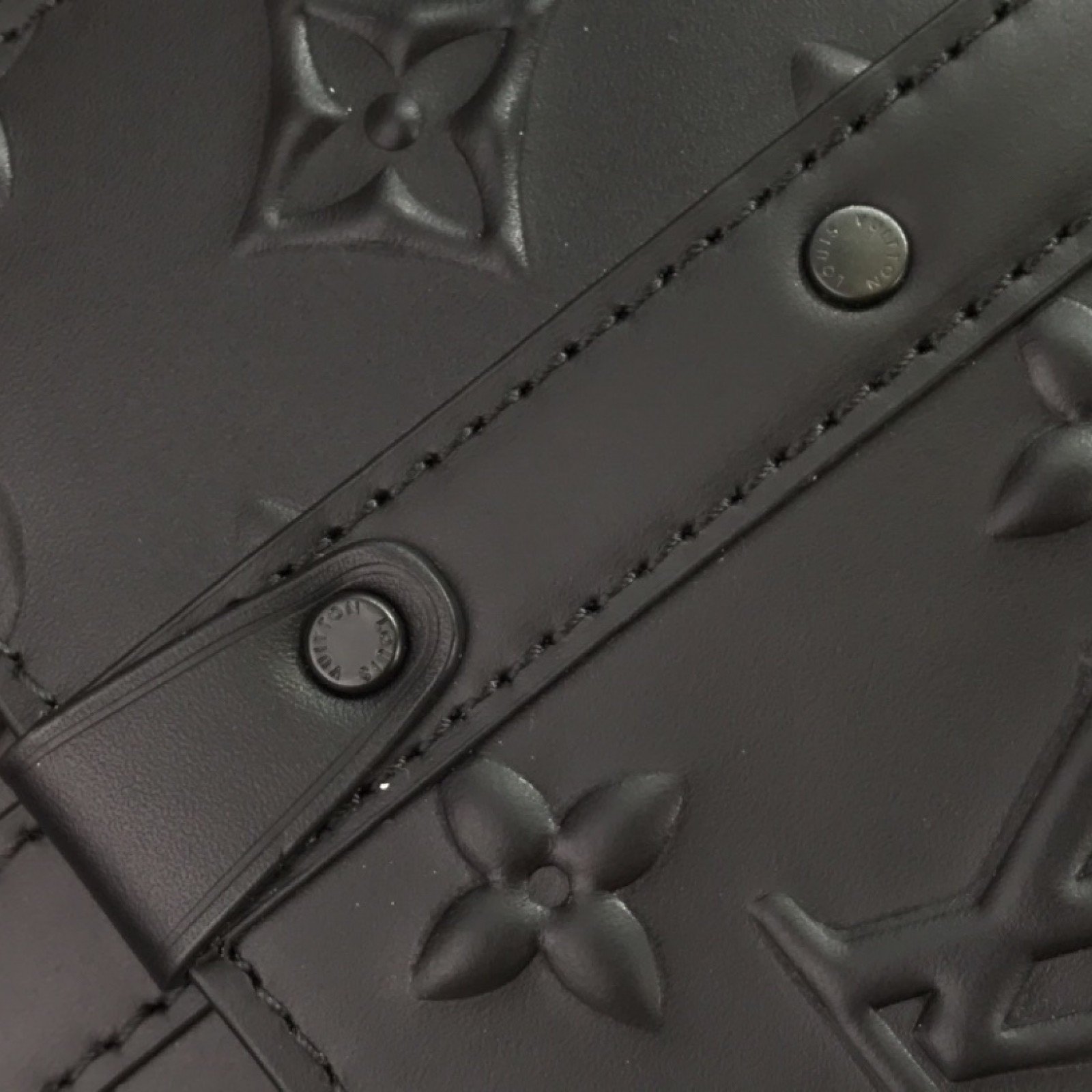 LV TRUNK MESSENGER M57952