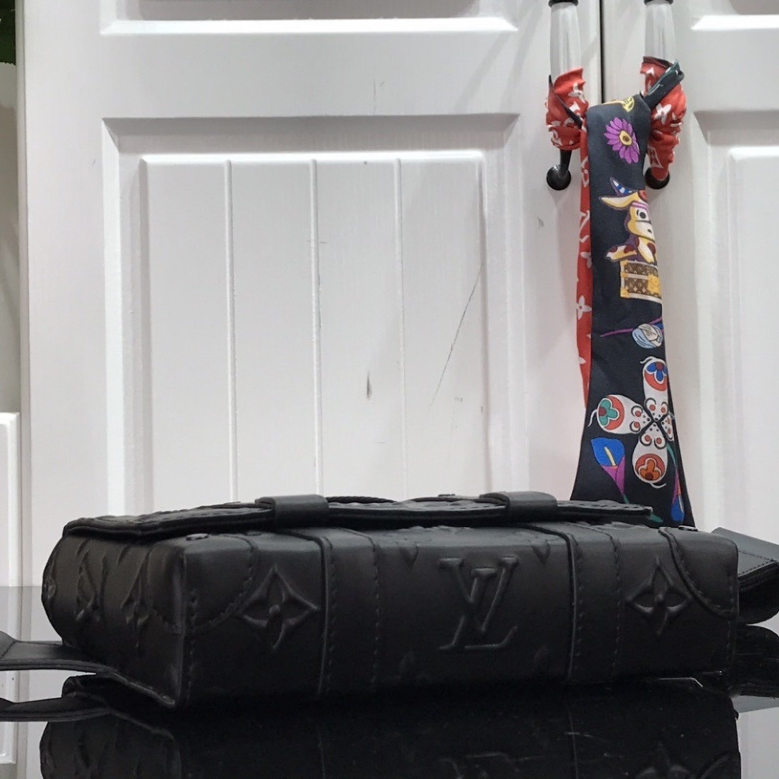 LV TRUNK MESSENGER M57952