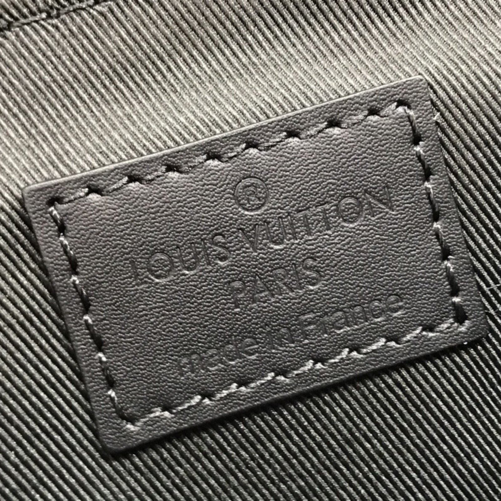 LV TRUNK MESSENGER M57952