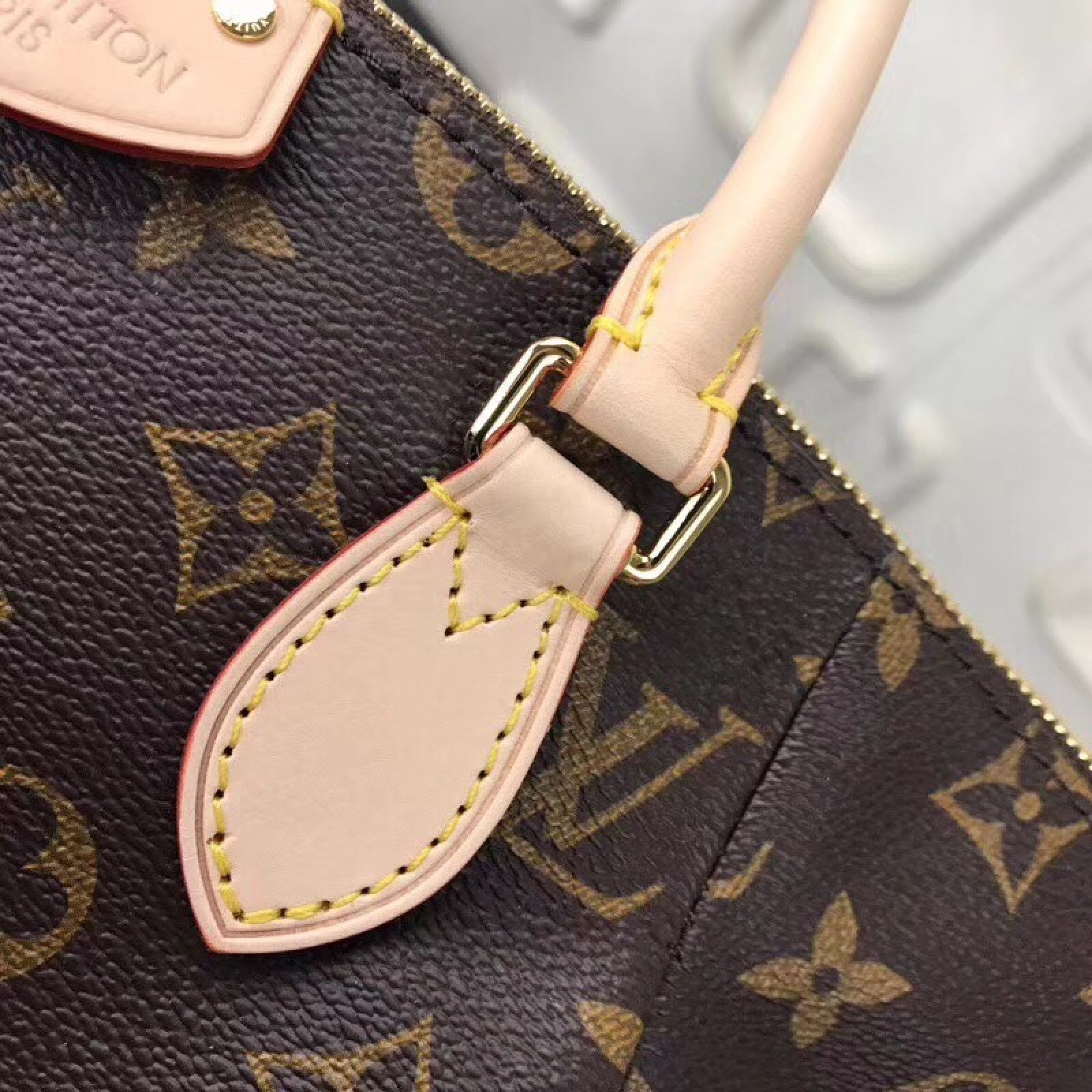 LV TURENNE Bag M48815
