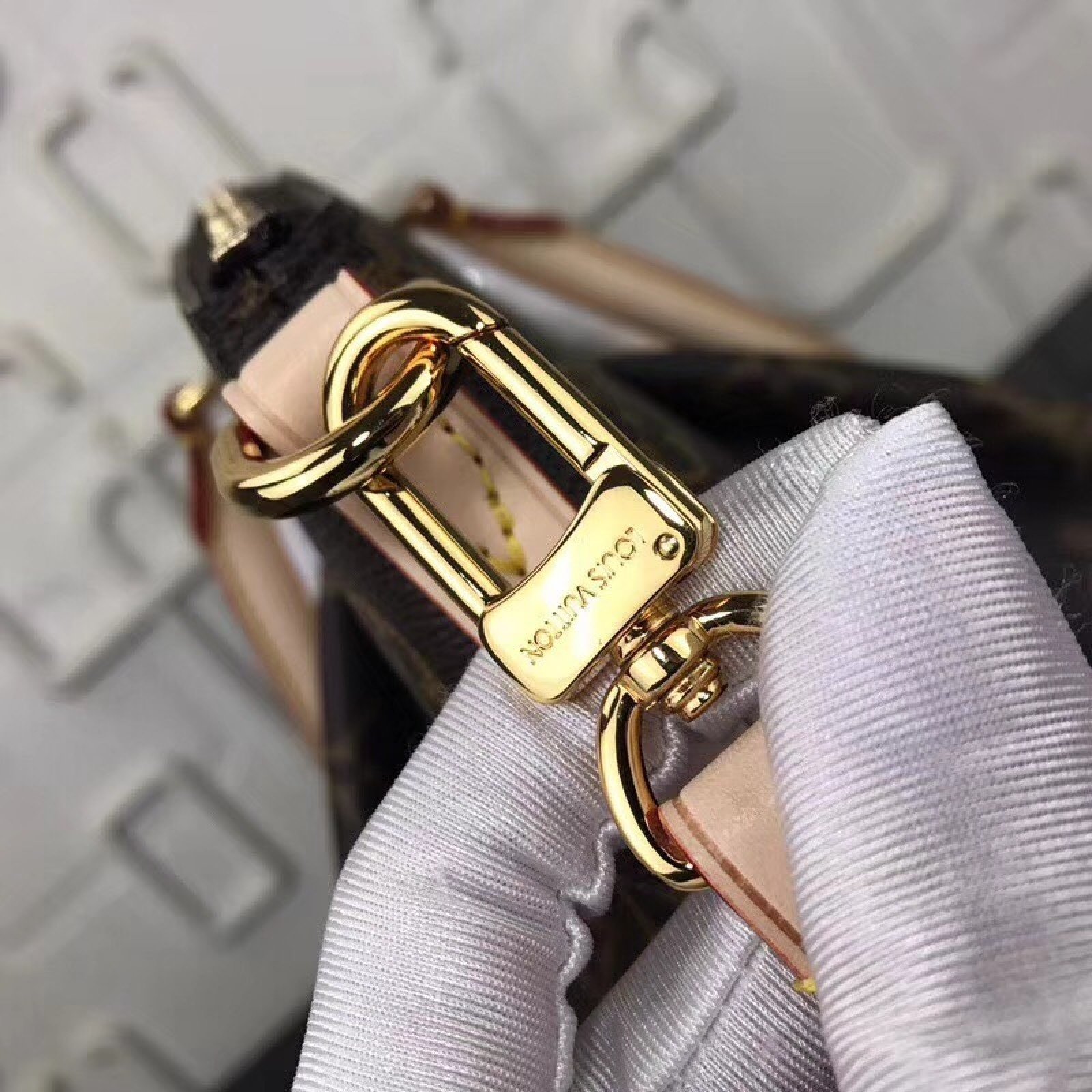 LV TURENNE Bag M48815