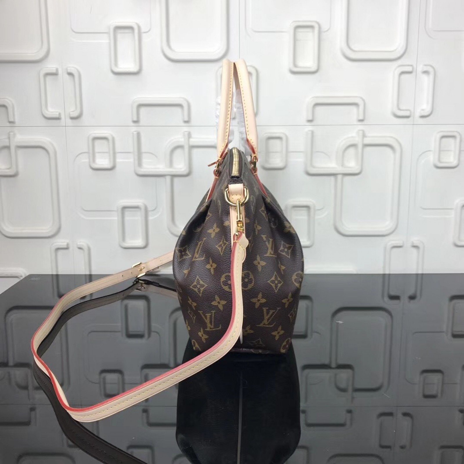 LV TURENNE Bag M48815