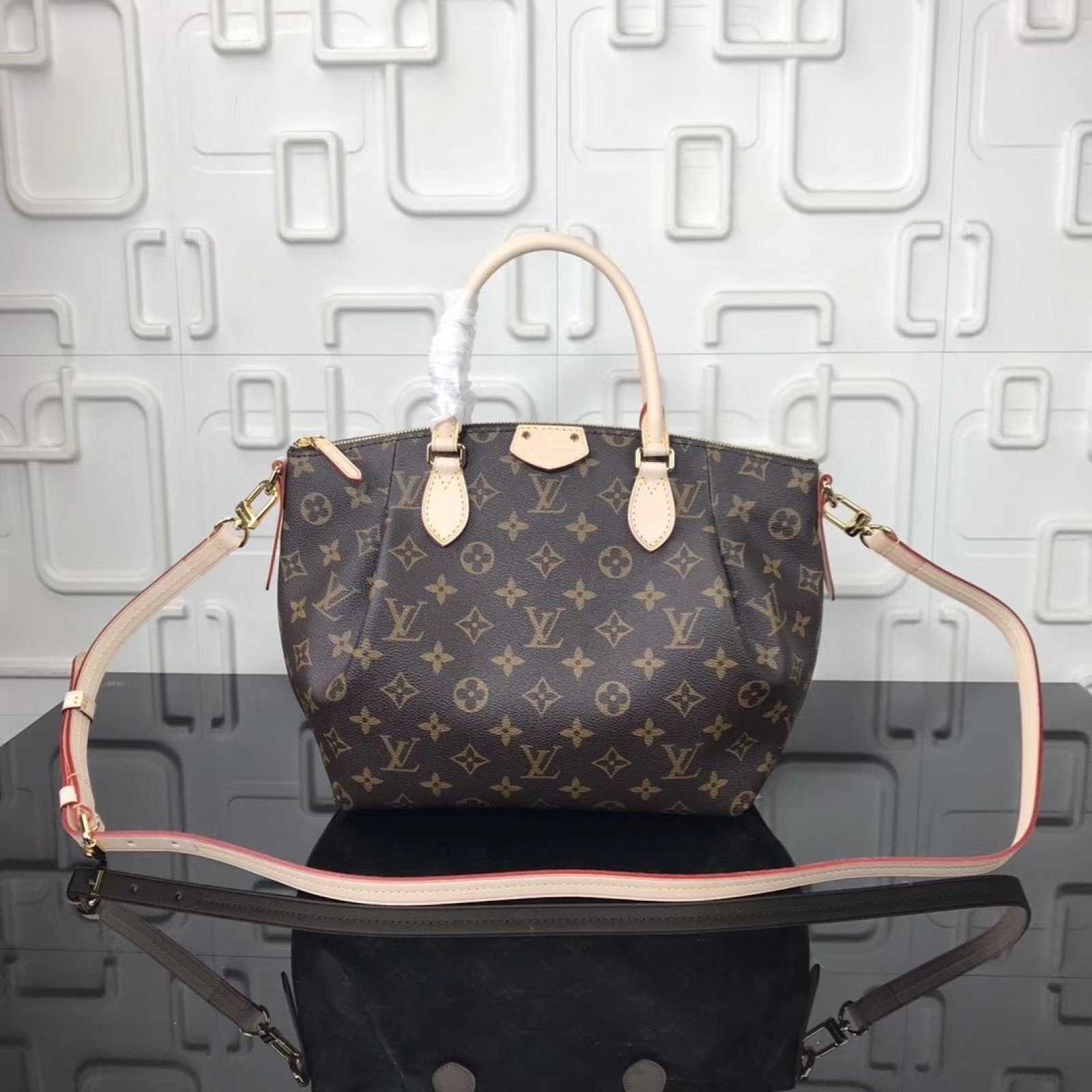 LV TURENNE Bag M48815