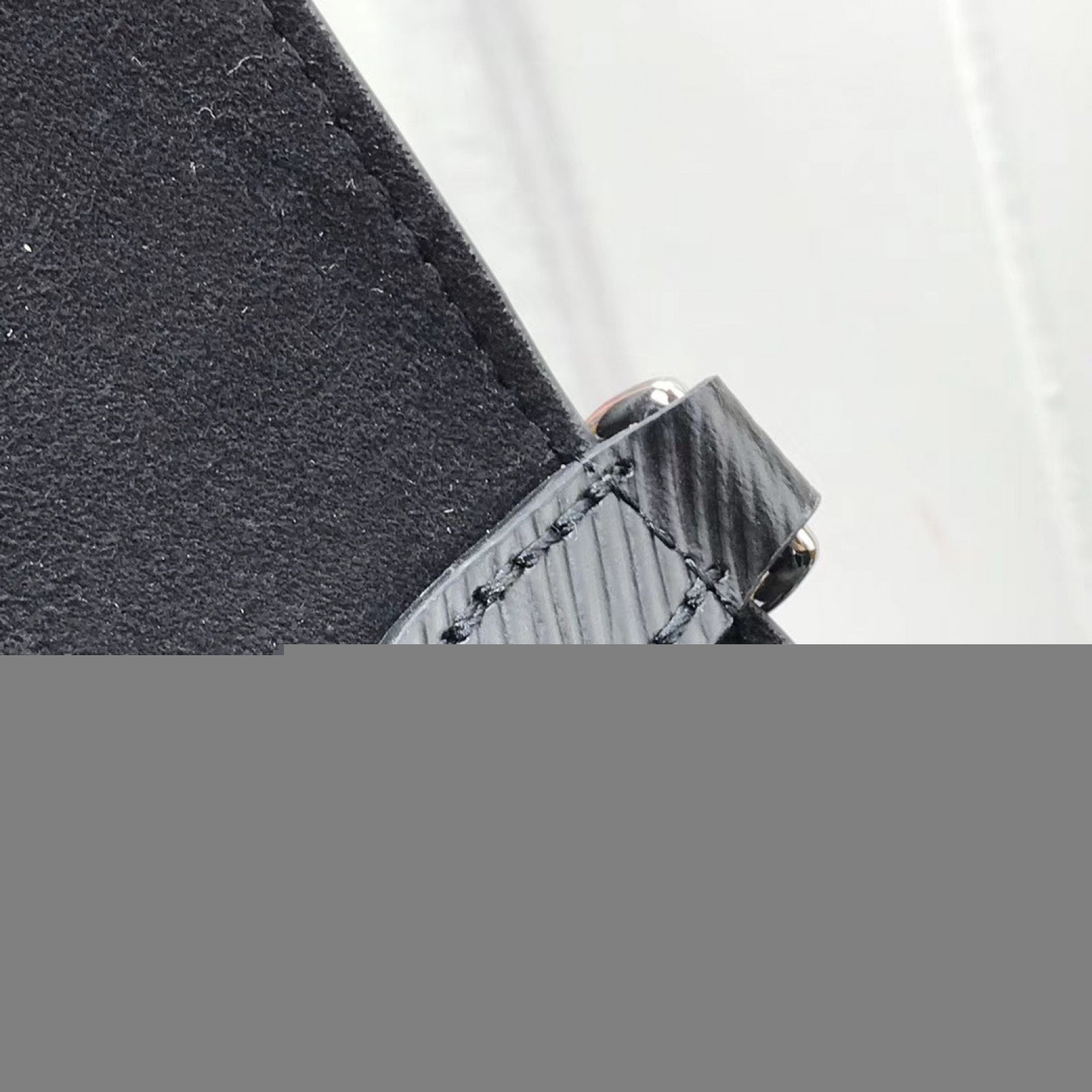 LV TWIST BELT CHAIN WALLET M68559