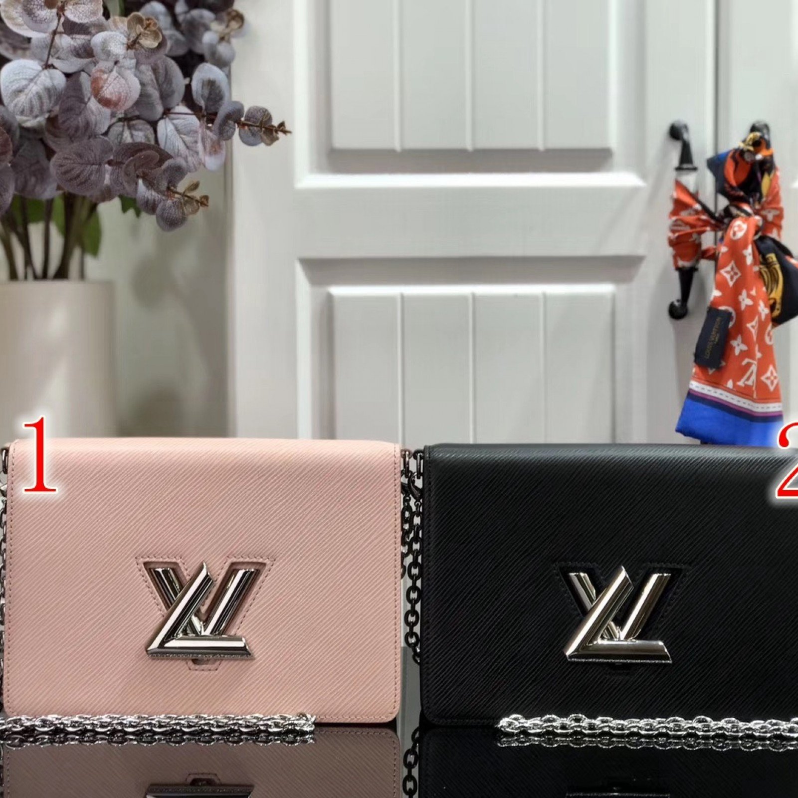 LV TWIST BELT CHAIN WALLET M68559