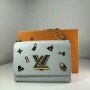 LV TWIST MM BAG M52890