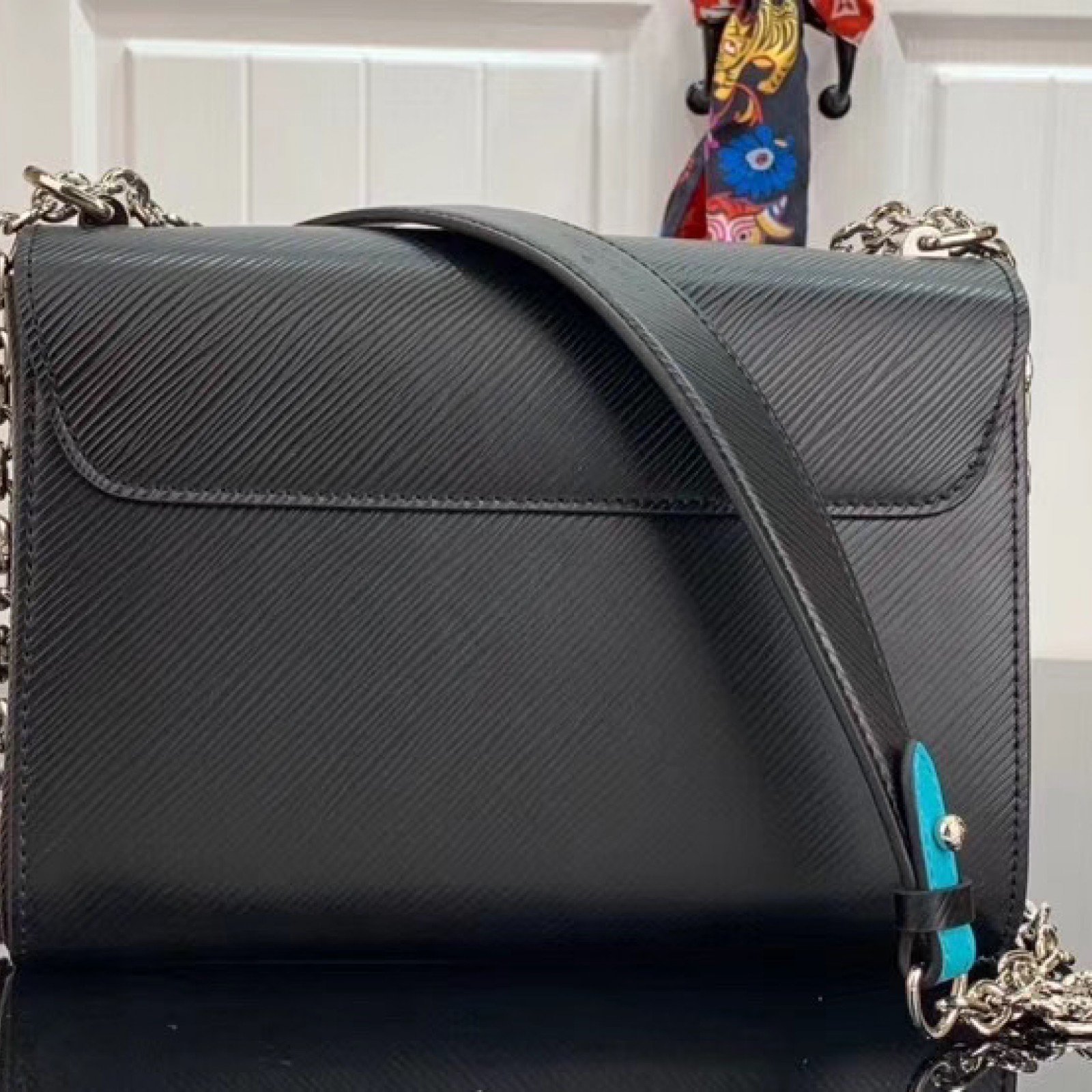 LV TWIST MM LIMITED EDITION M56327