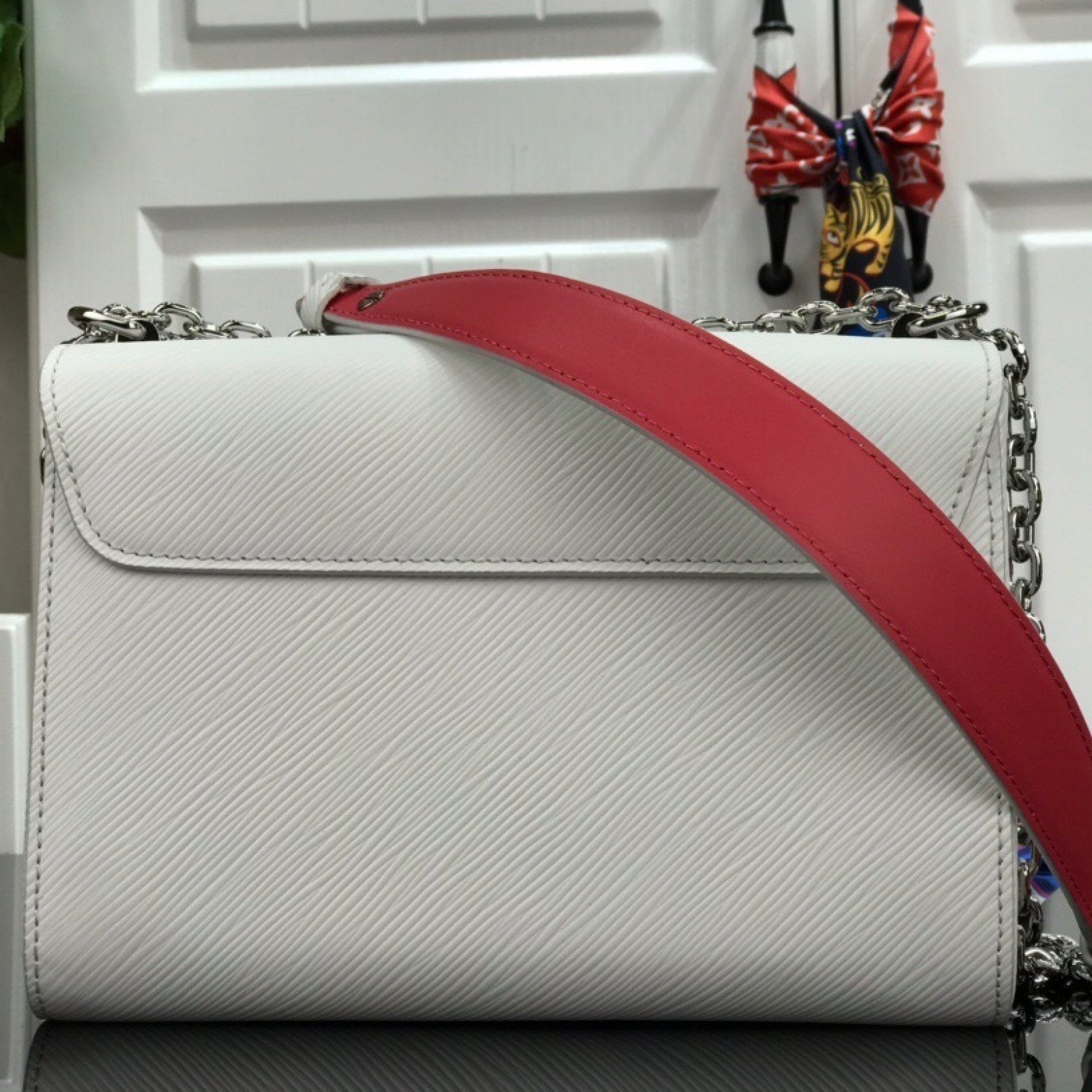 LV TWIST MM LIMITED EDITION M56327