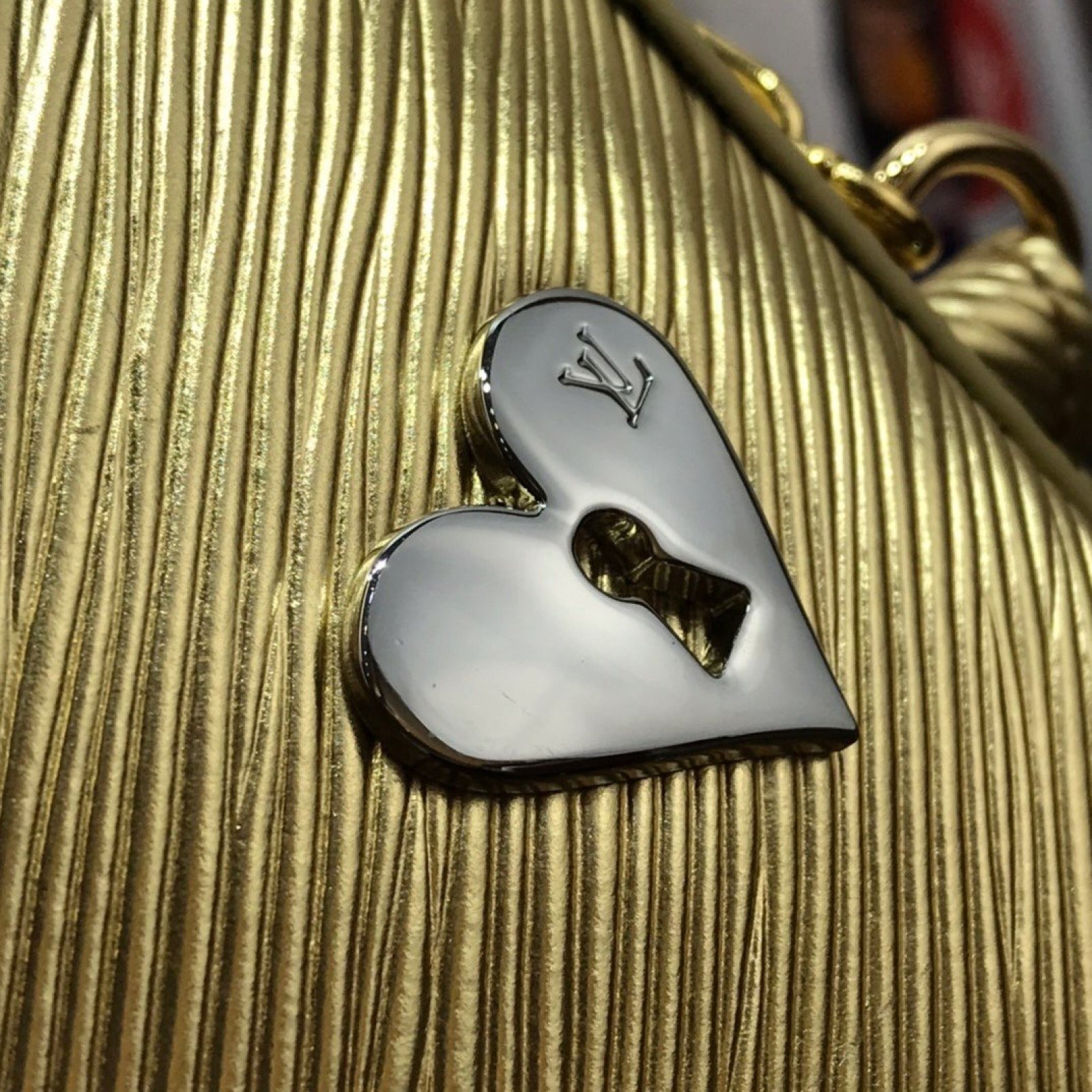 LV TWIST MM M50280JS