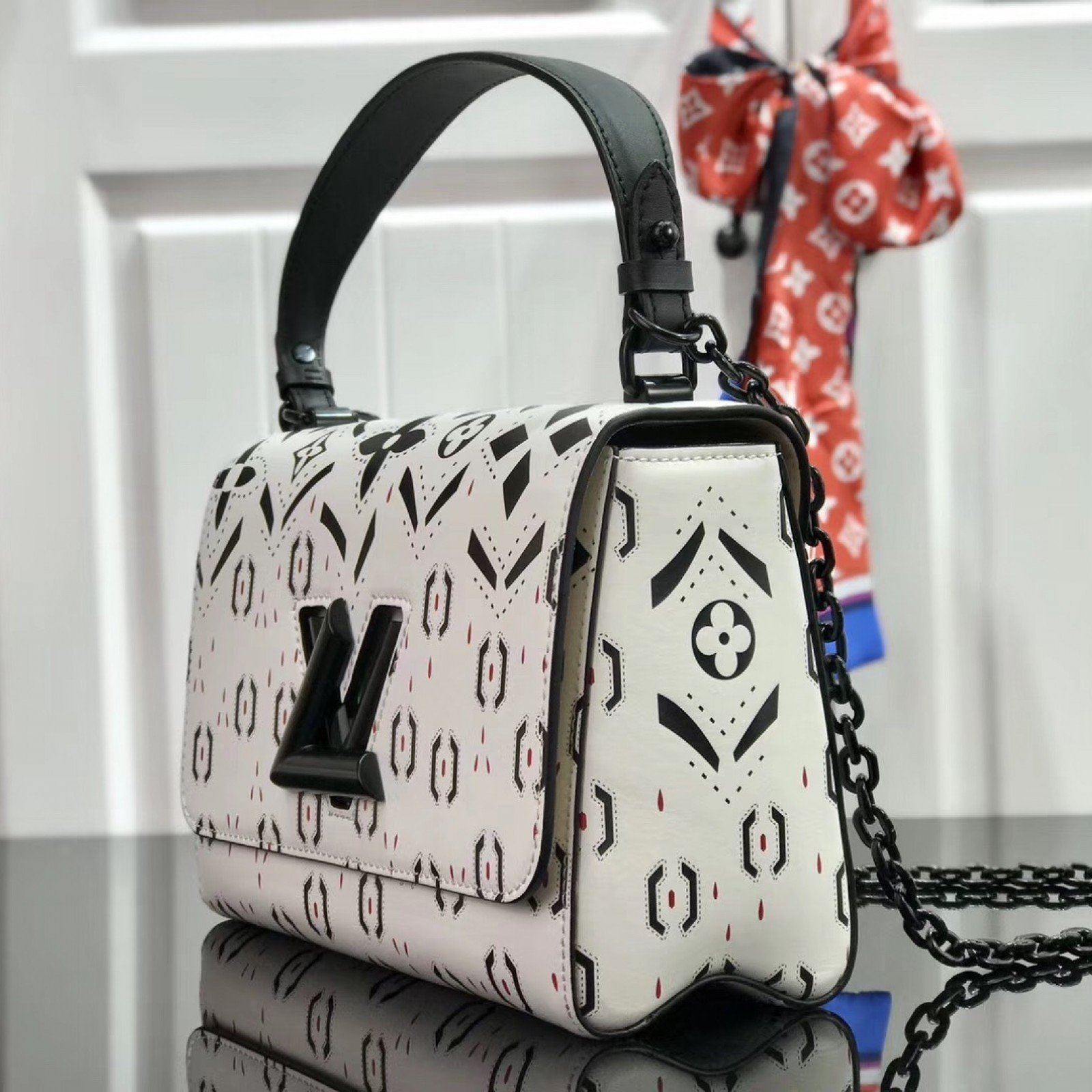 LV TWIST MM M50282BK