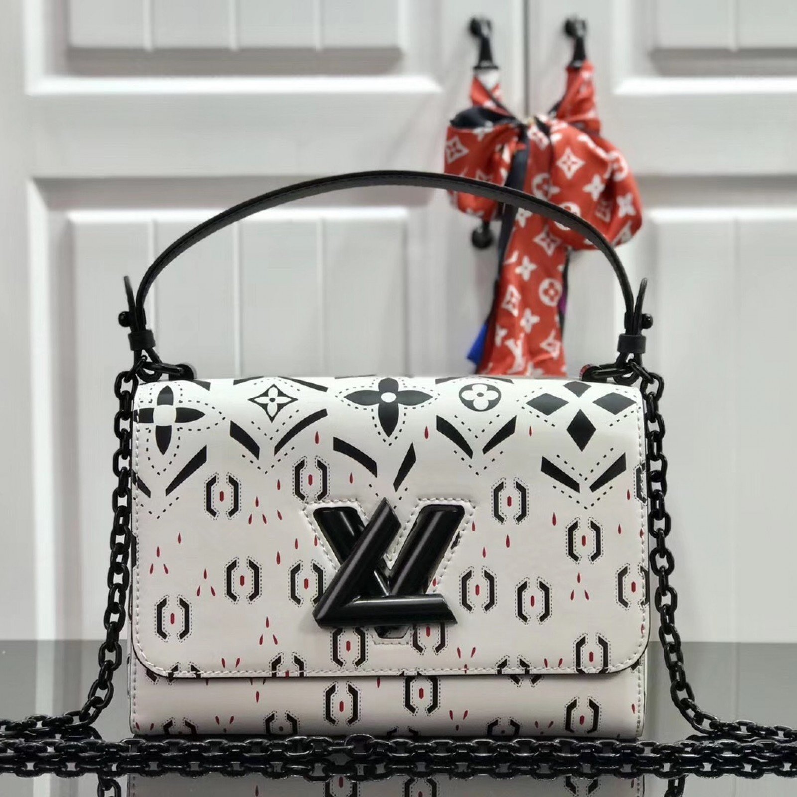 LV TWIST MM M50282BK