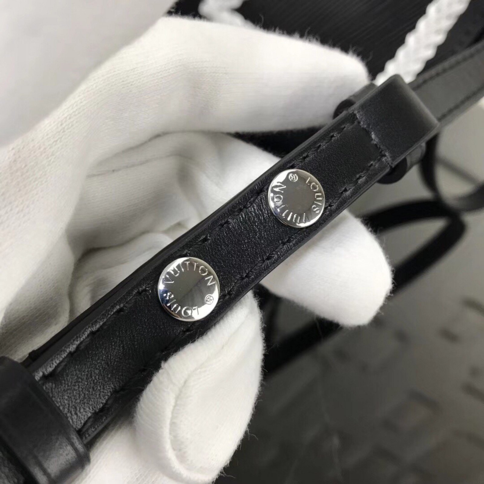 LV TWIST MM M53126