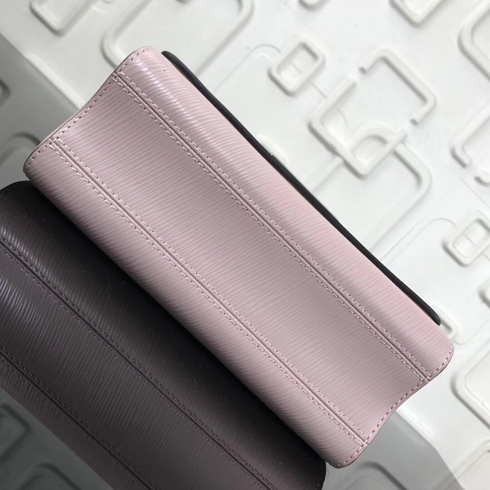 LV TWIST MM M53126