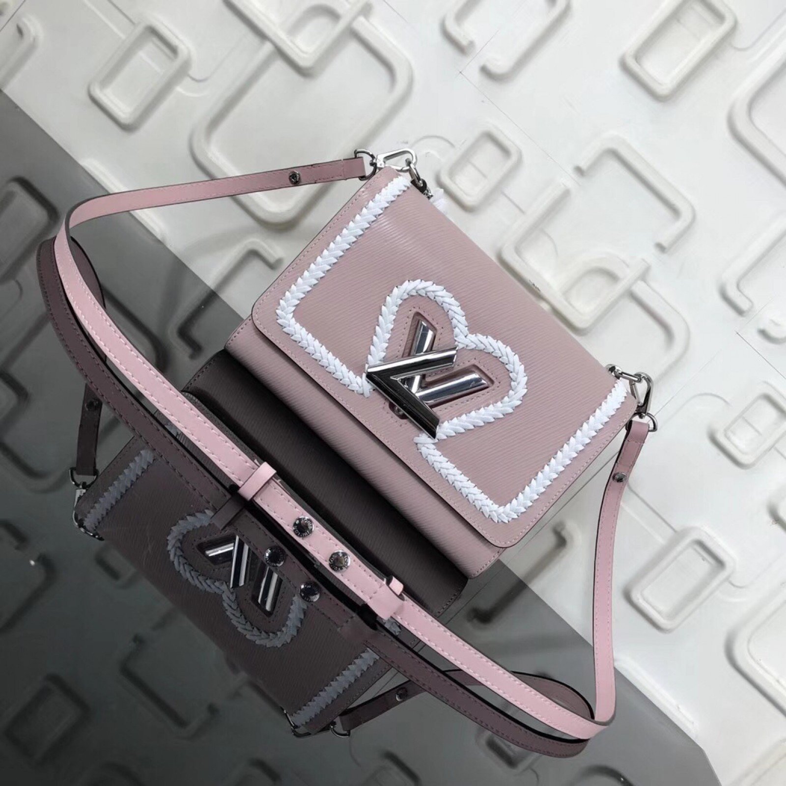 LV TWIST MM M53126