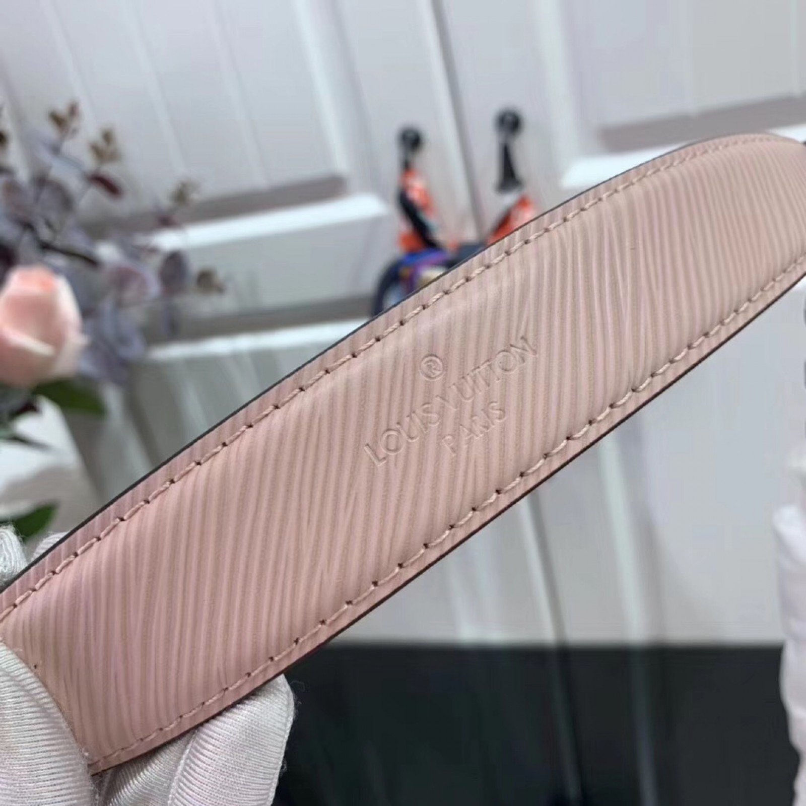 LV TWIST MM M53762