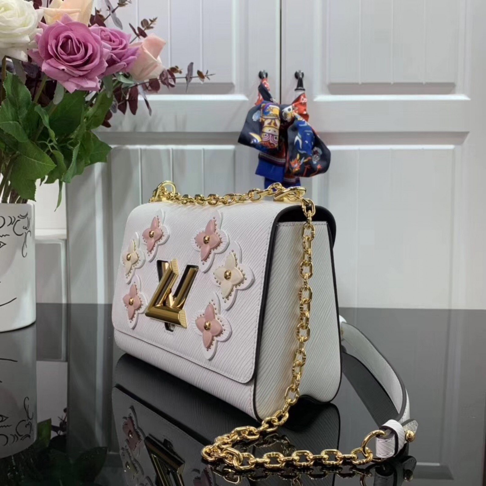 LV TWIST MM M53762