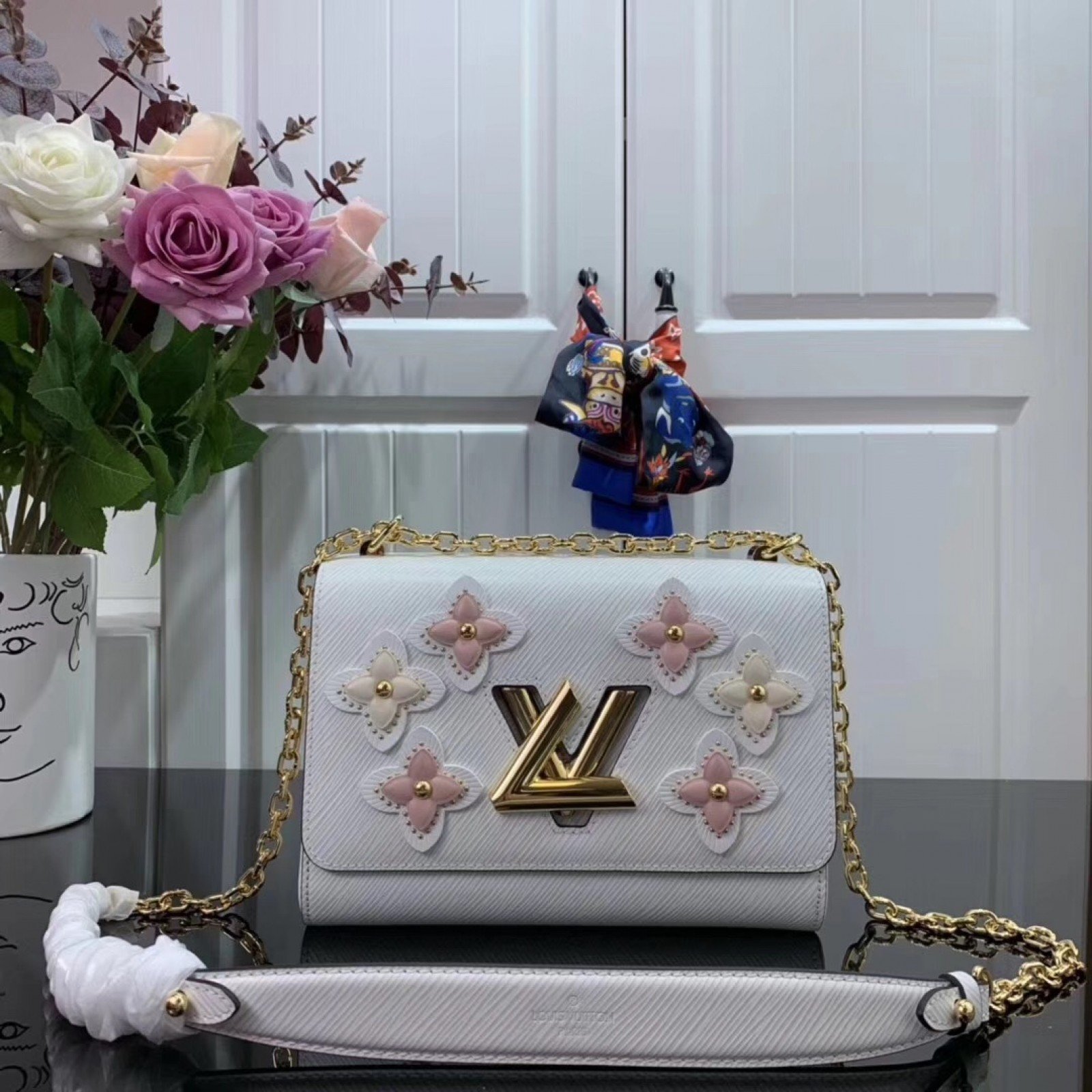 LV TWIST MM M53762