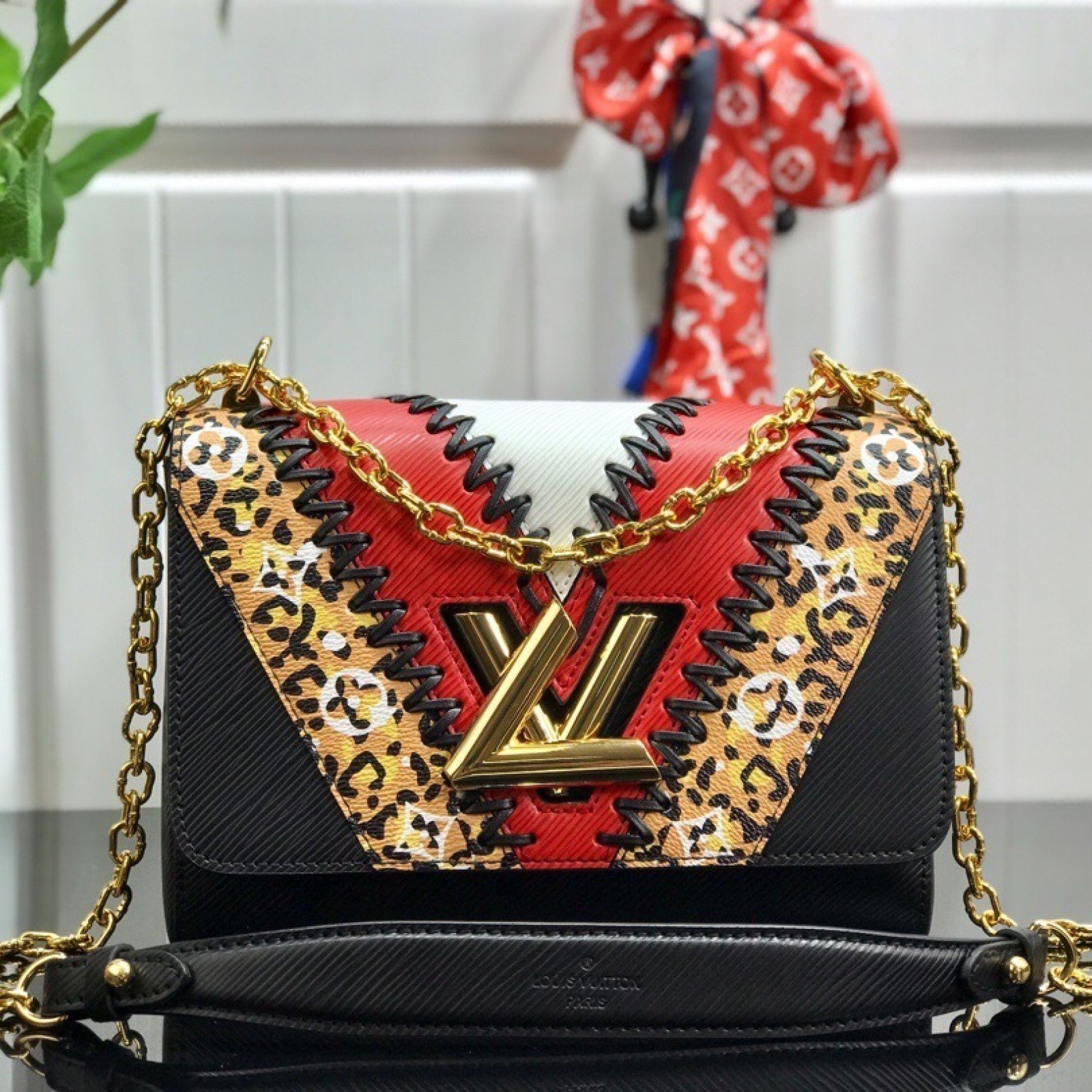 LV TWIST MM M53926