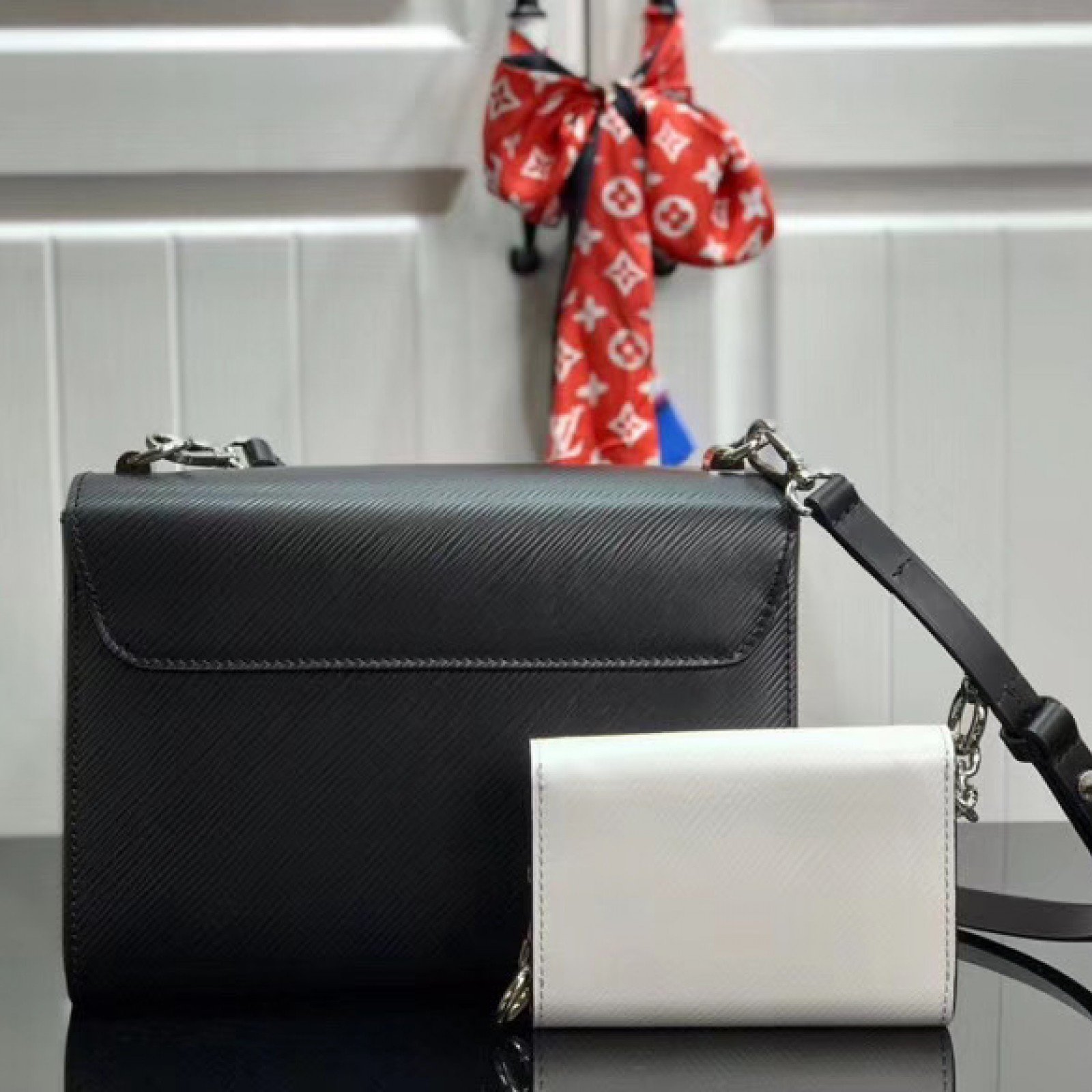 LV TWIST MM M55683